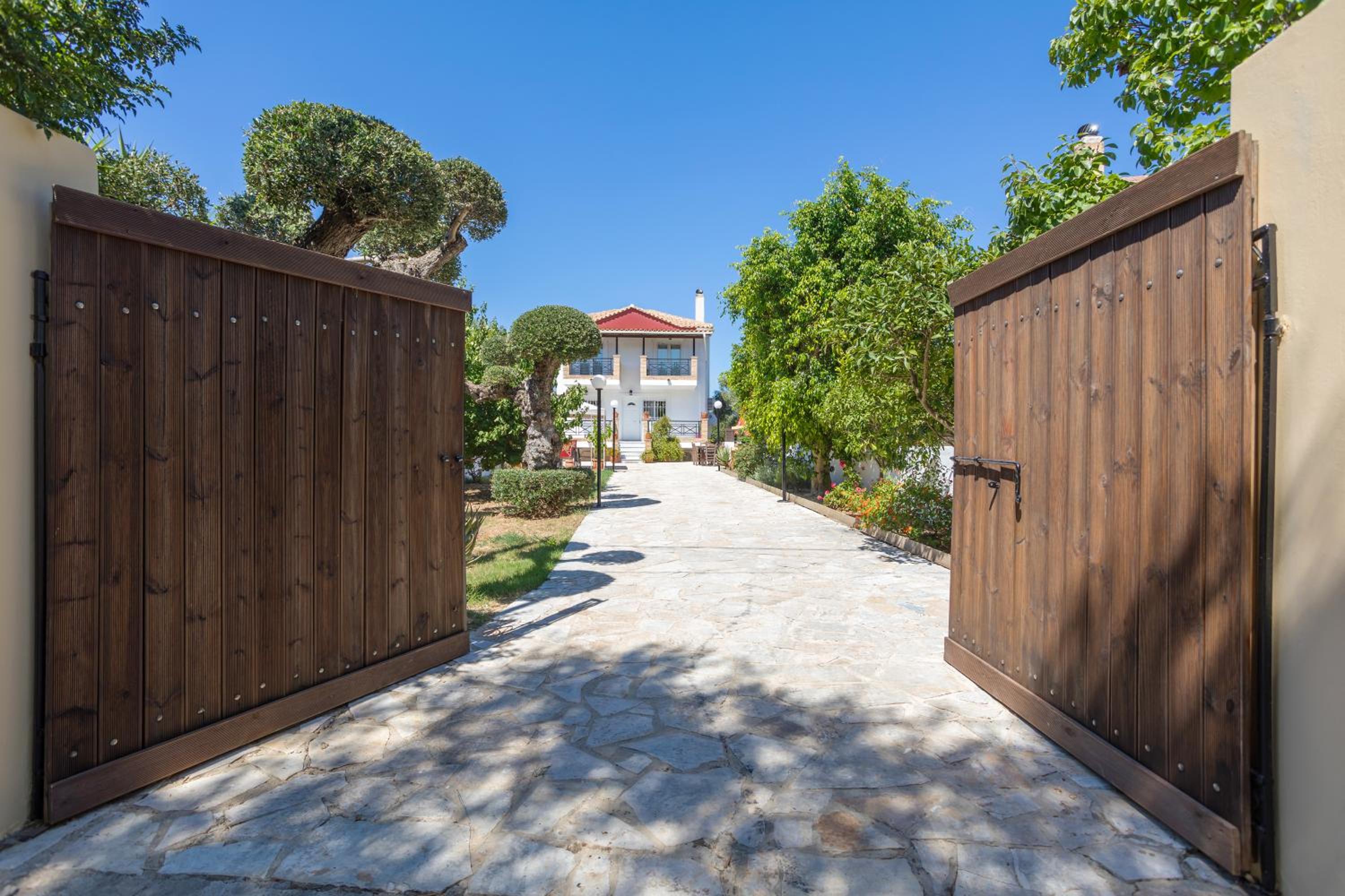 Three-Bedroom Villa - Photo 18