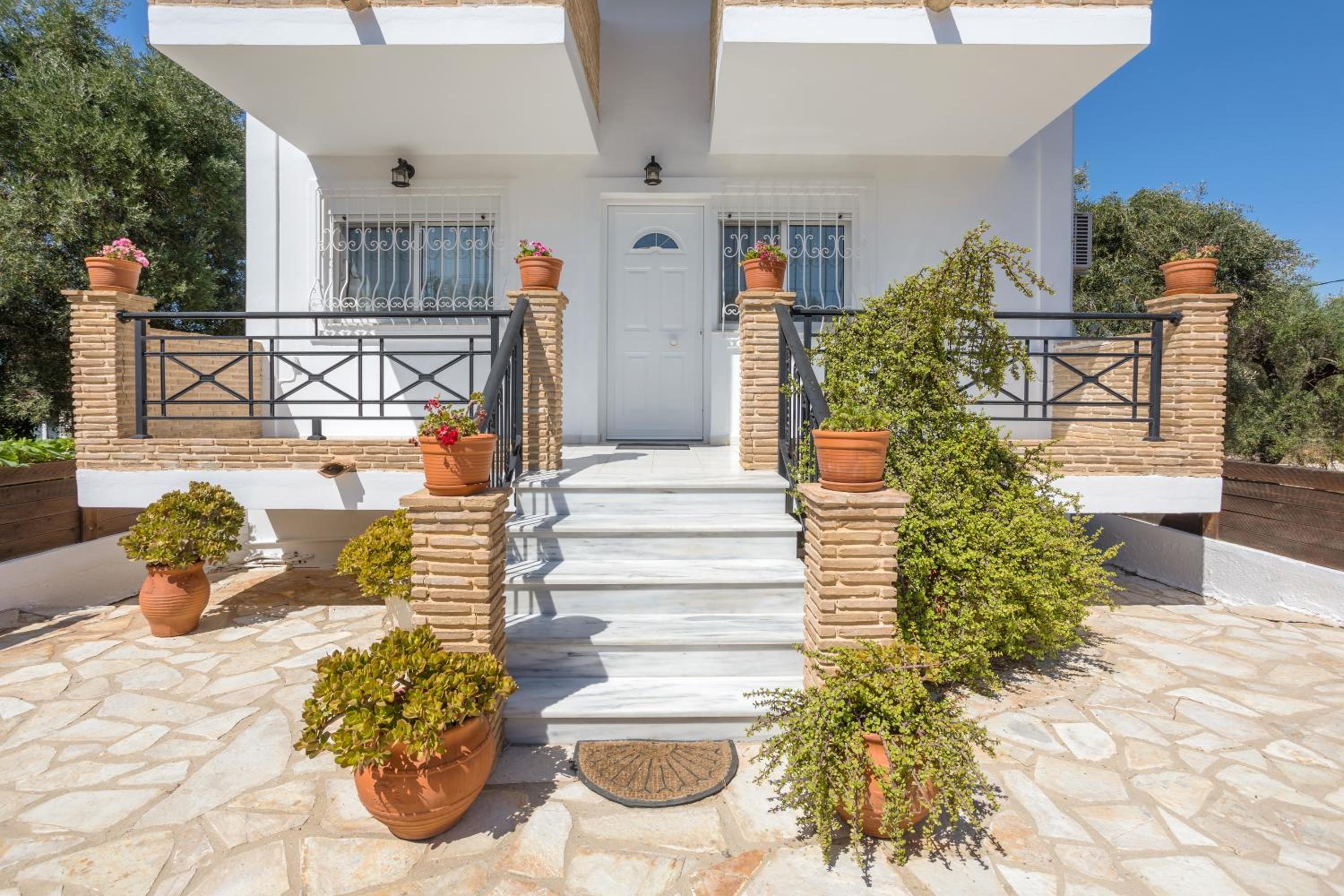 Three-Bedroom Villa - Photo 19