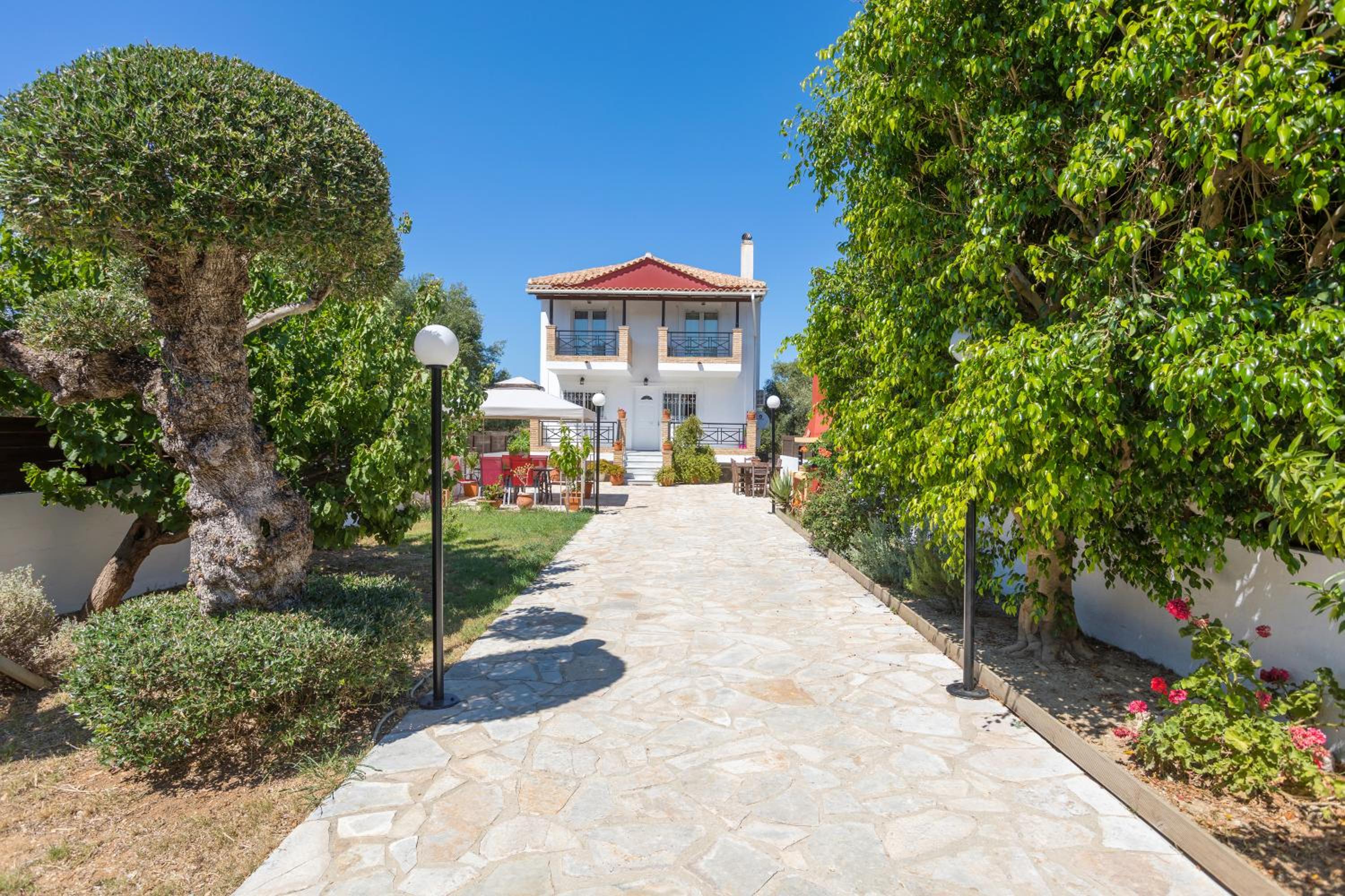 Three-Bedroom Villa - Photo 20