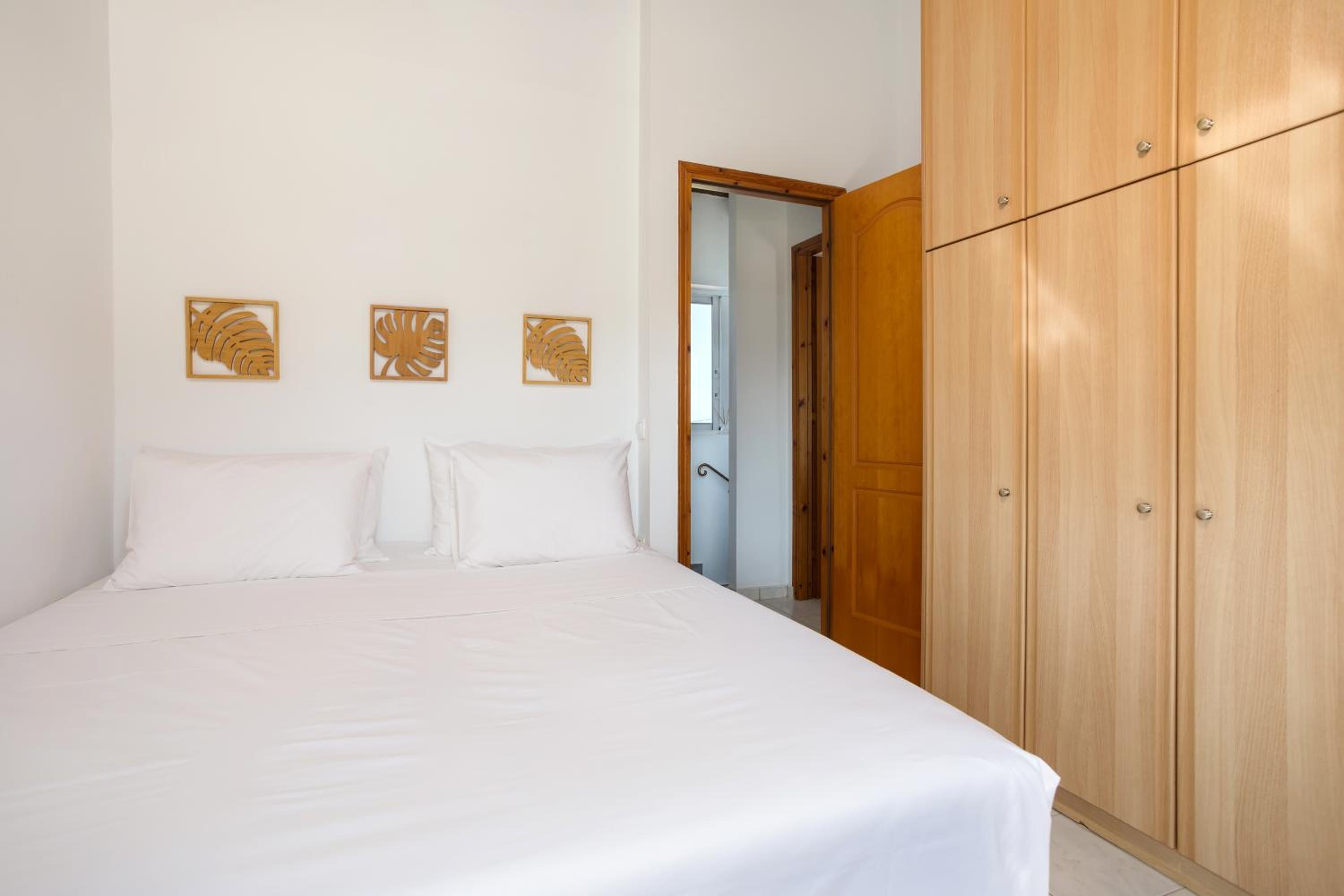Three-Bedroom Villa - Photo 25