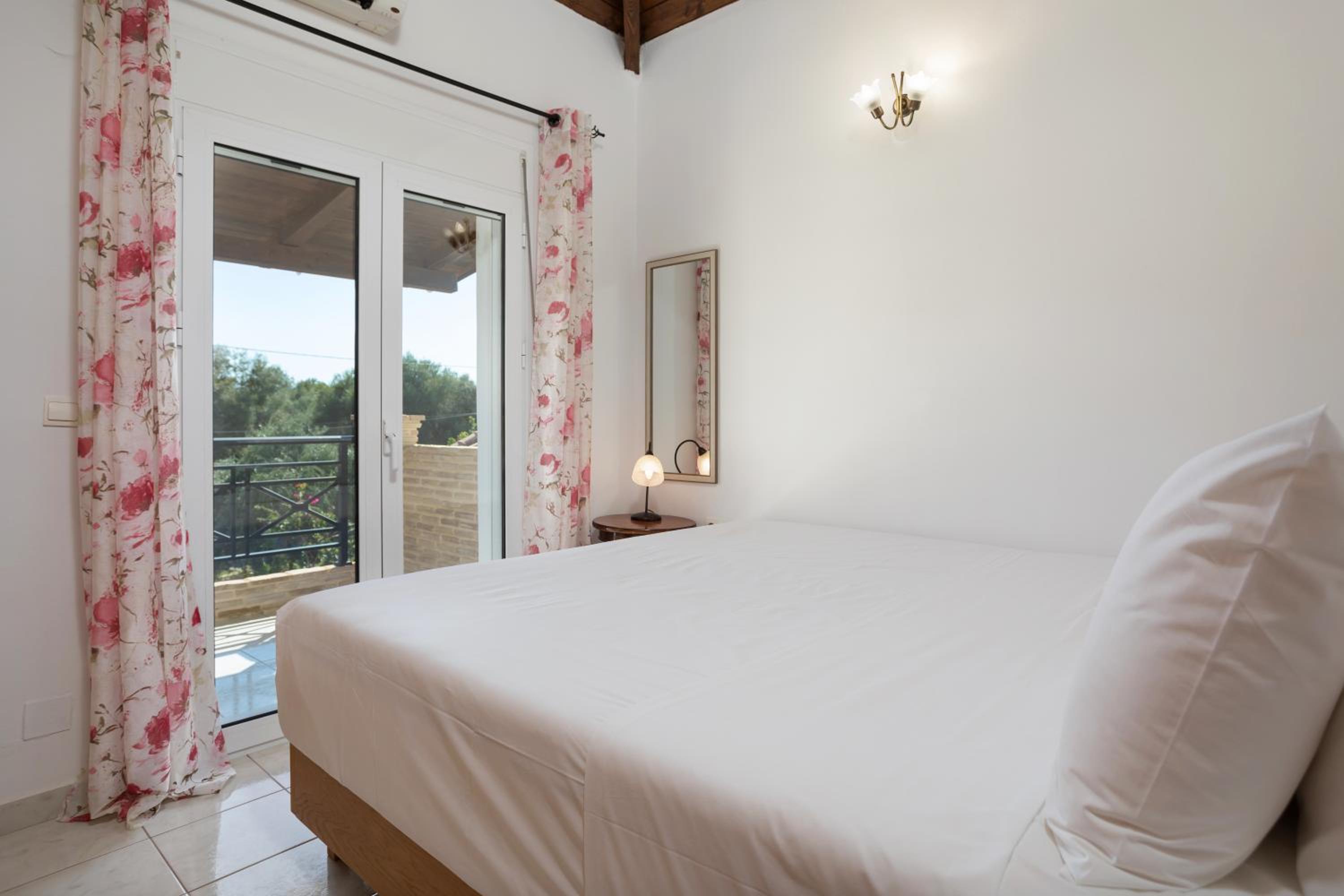 Three-Bedroom Villa - Photo 31