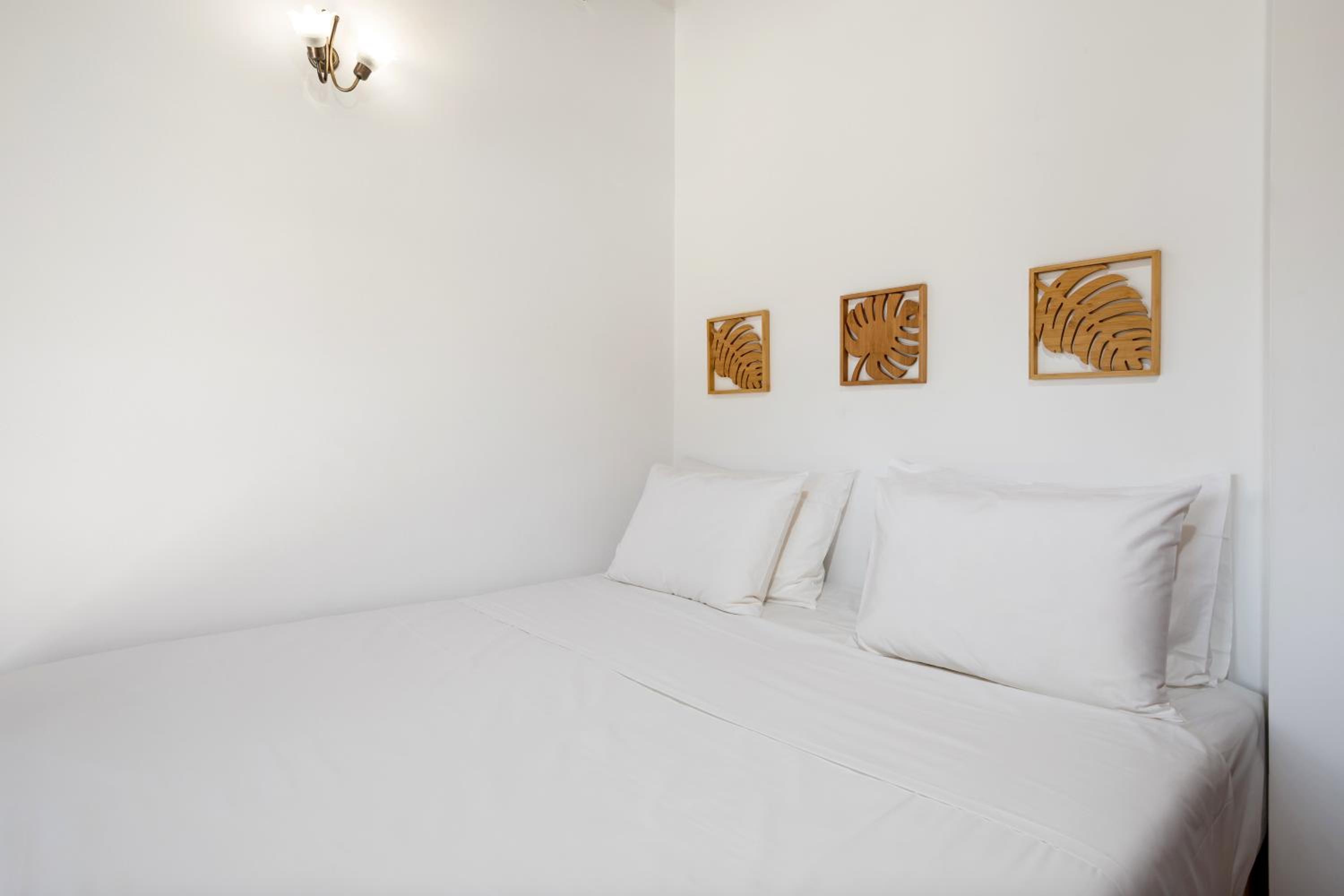 Three-Bedroom Villa - Photo 35