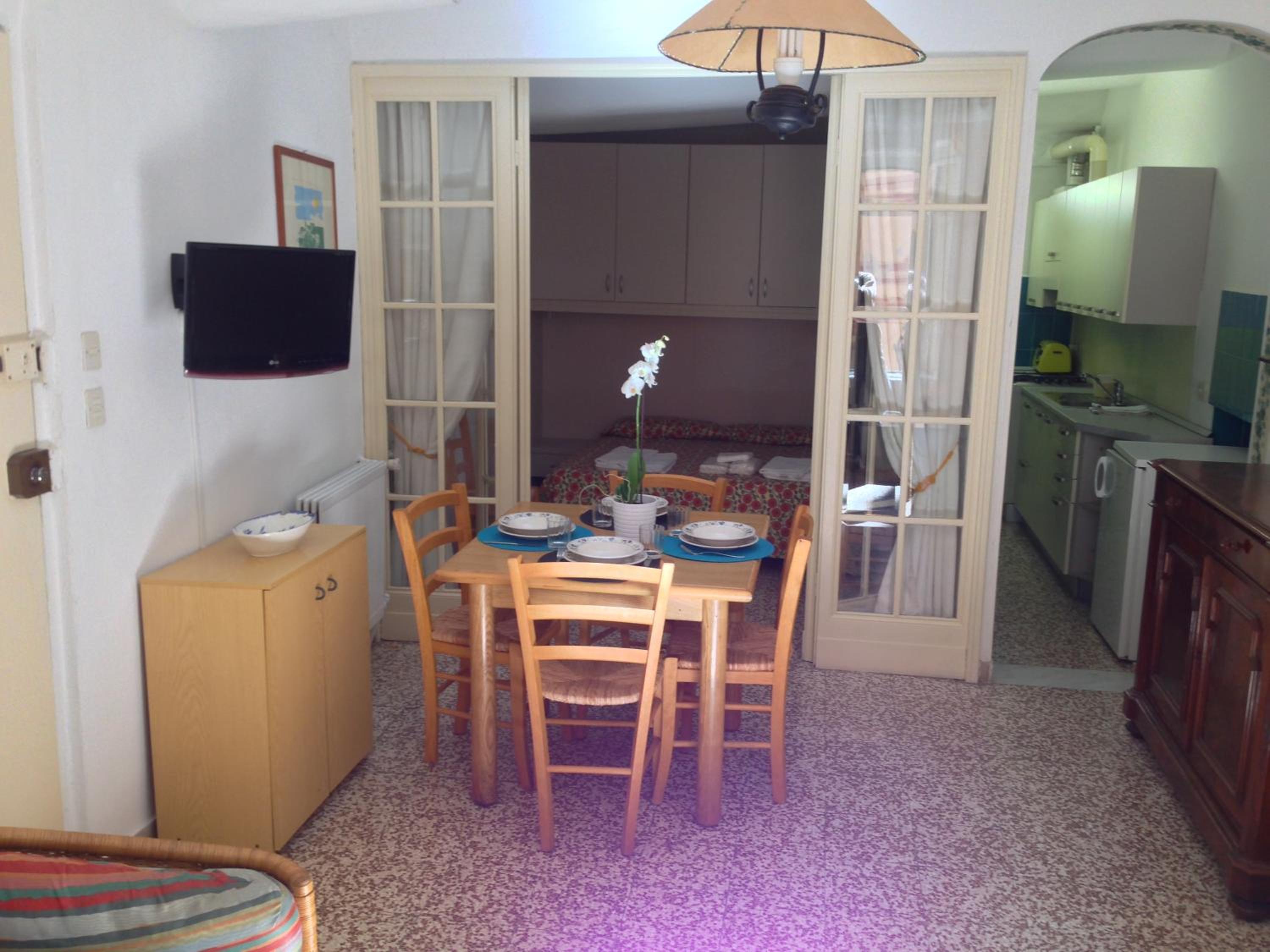 Two-Bedroom Apartment photo 2