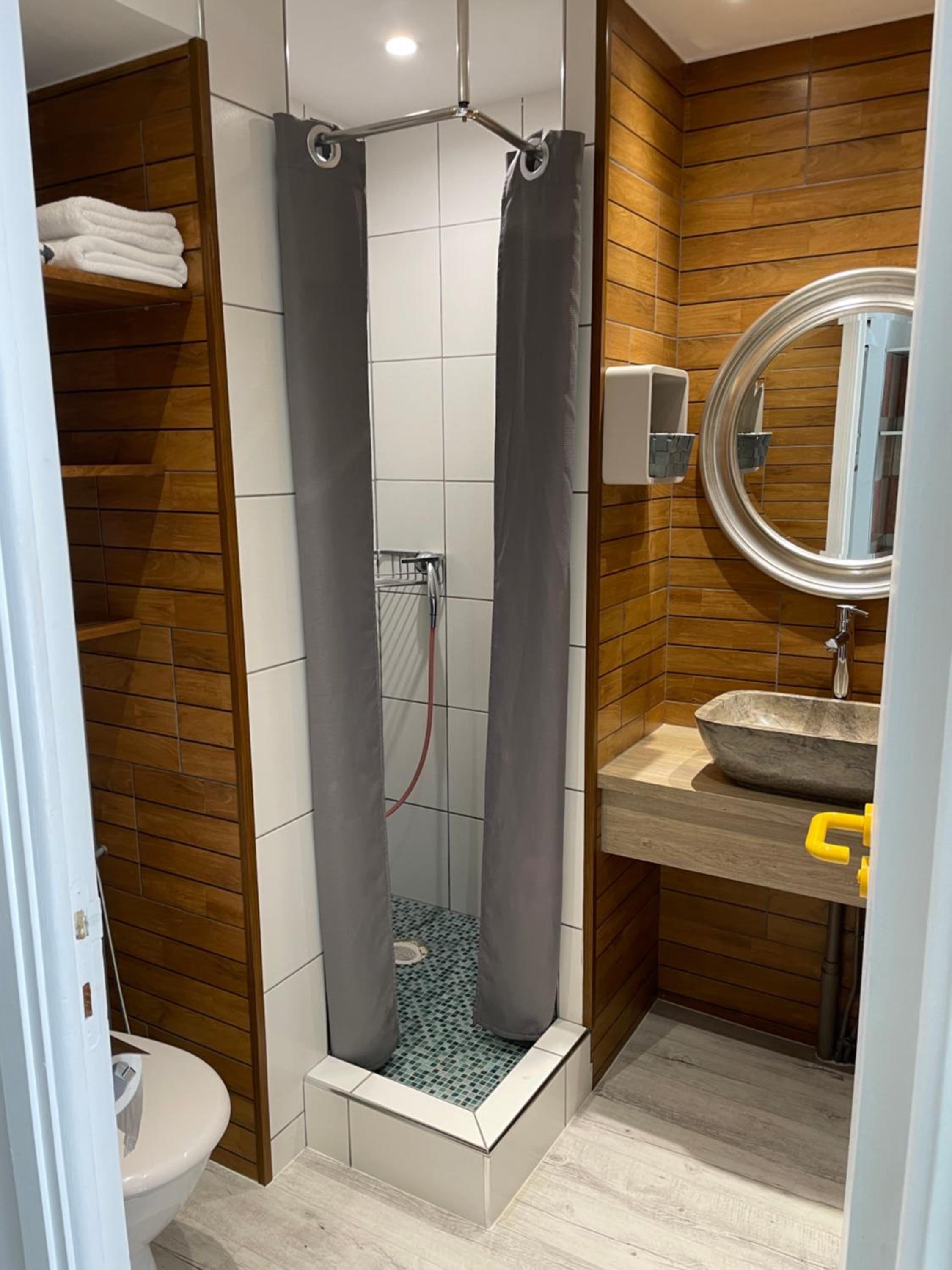 Standard Double Room - Photo 4
