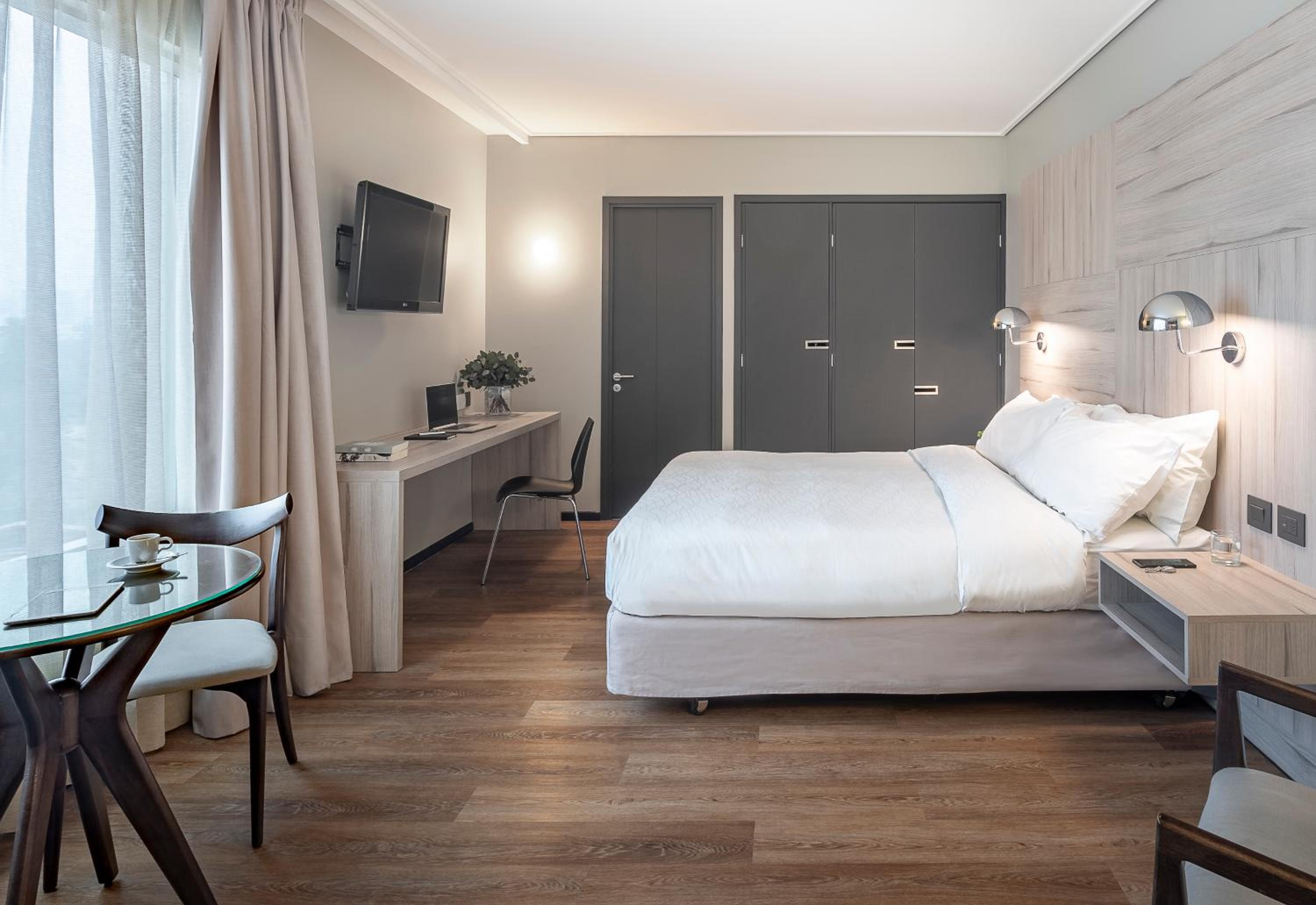 Junior King Suite