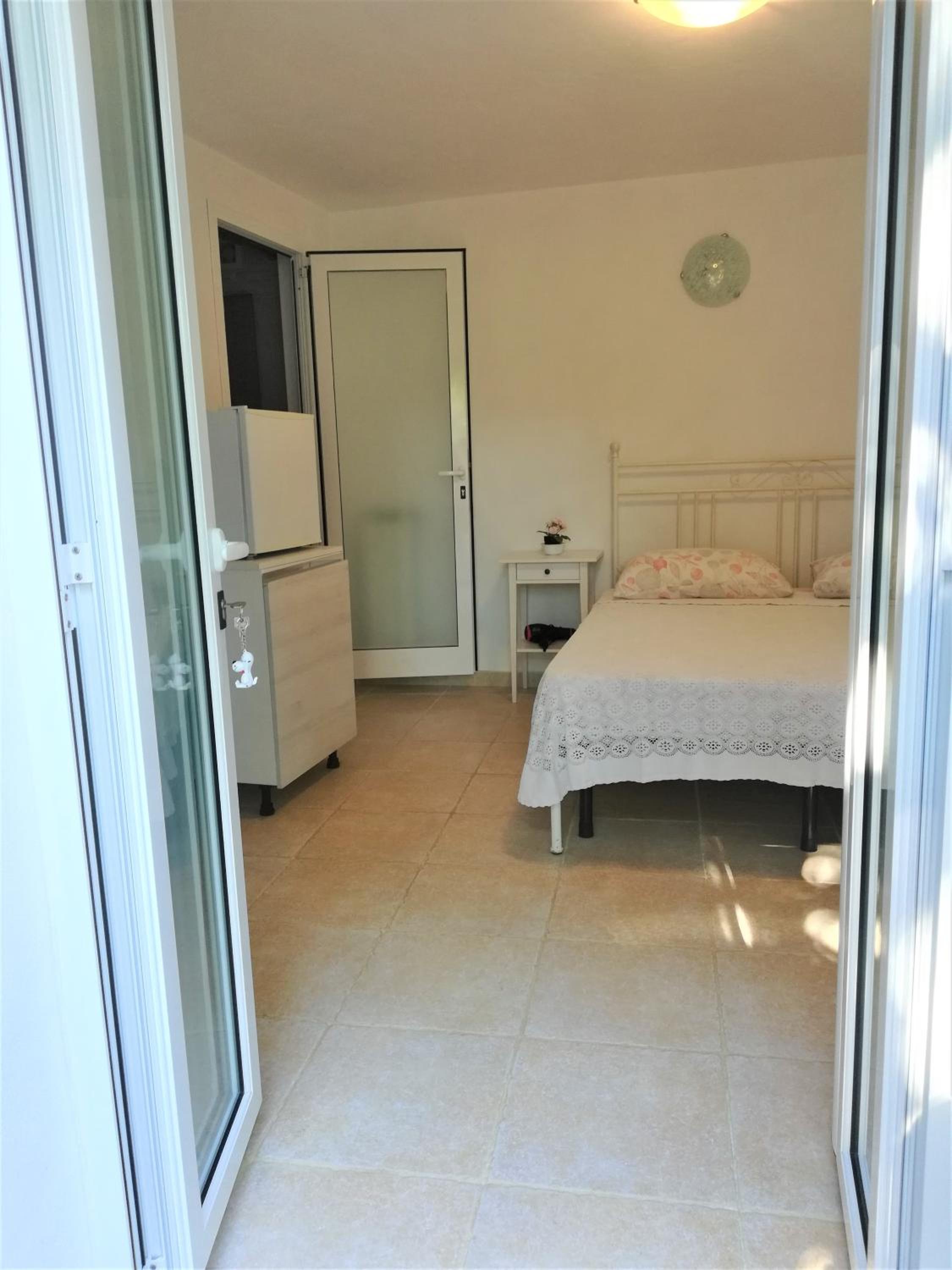 Double Room with Private Bathroom - Photo 1