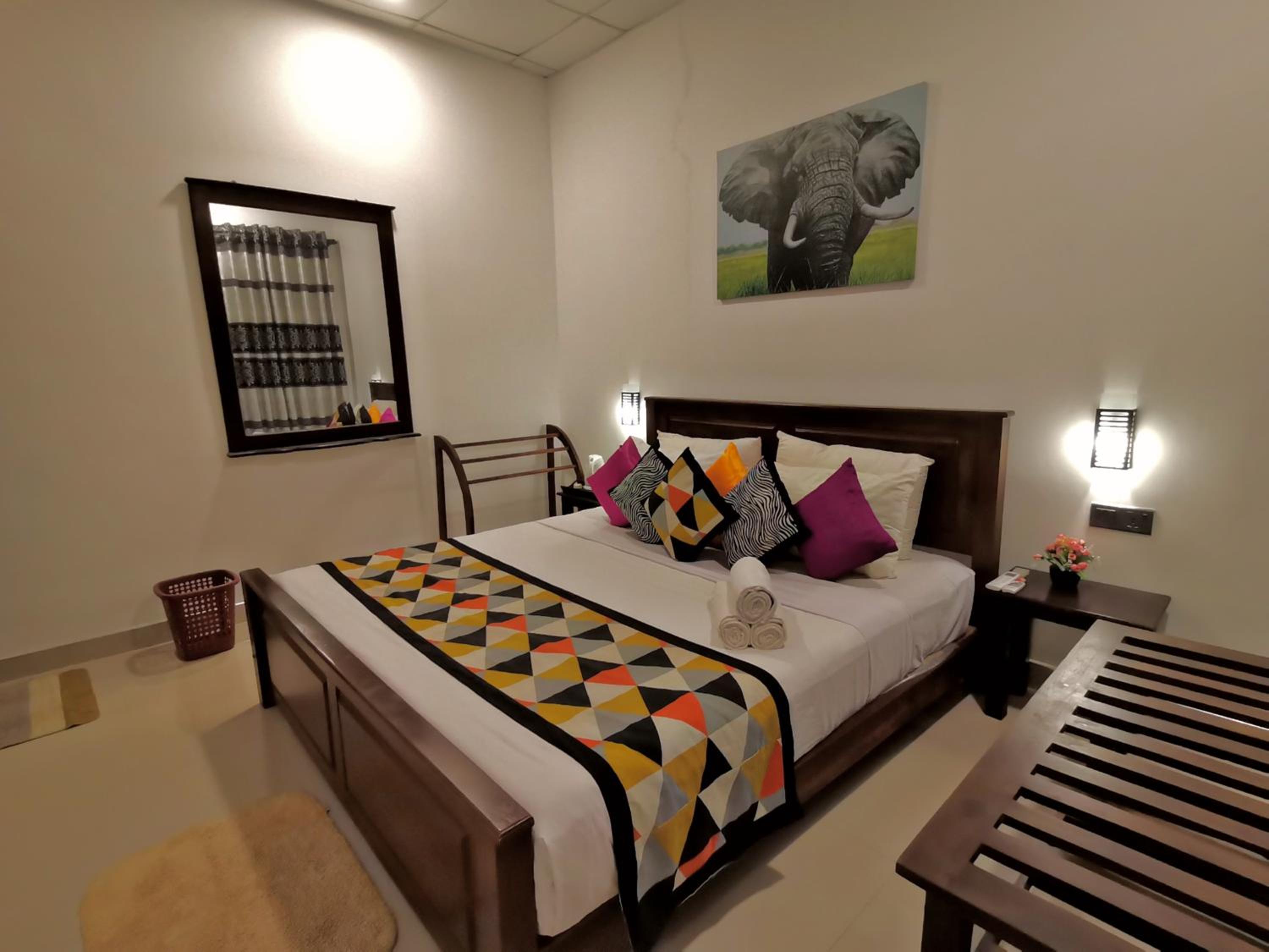 Deluxe Double Room (2 Adults + 1 Child) photo 3