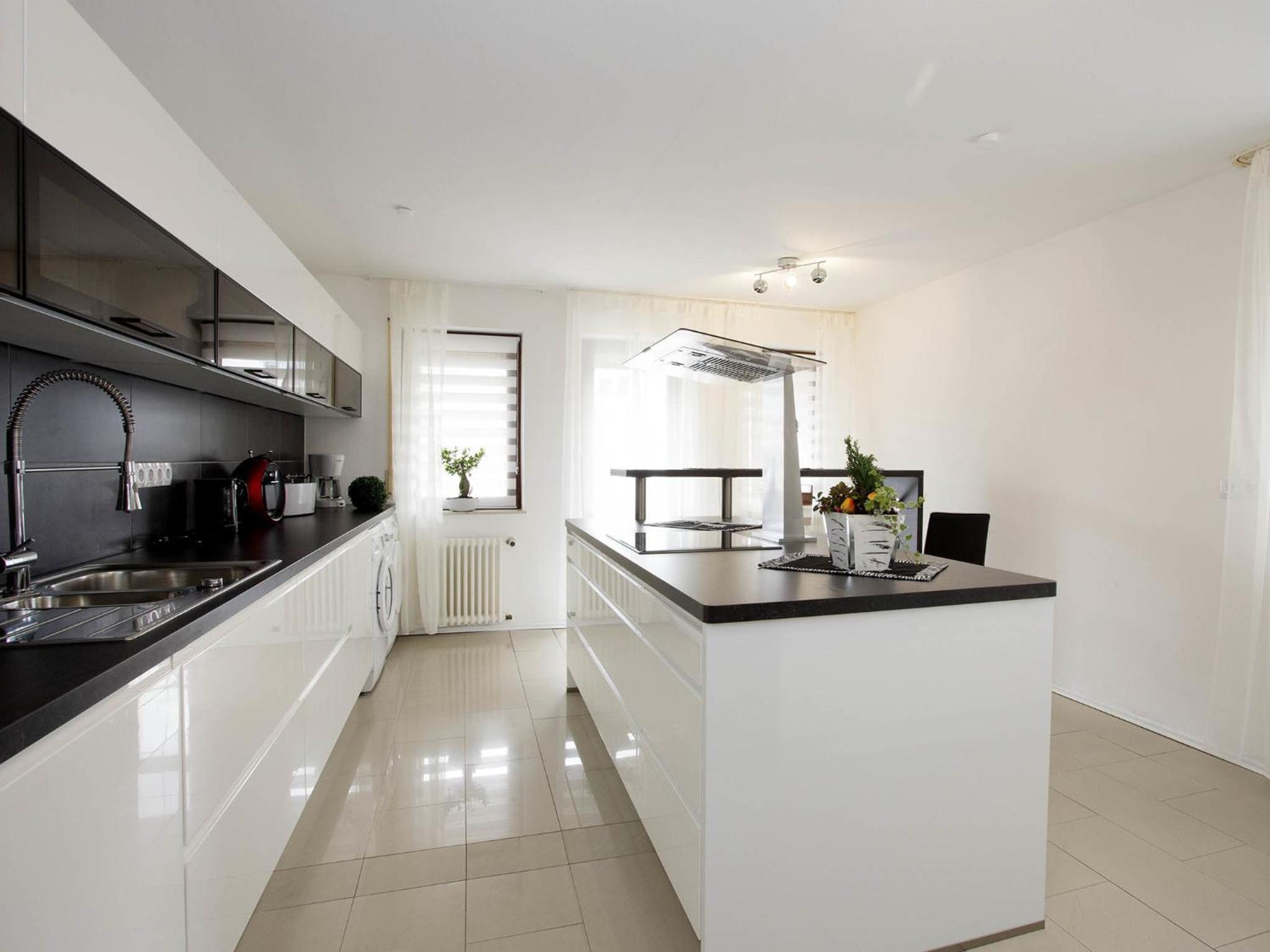 Apartment photo 2