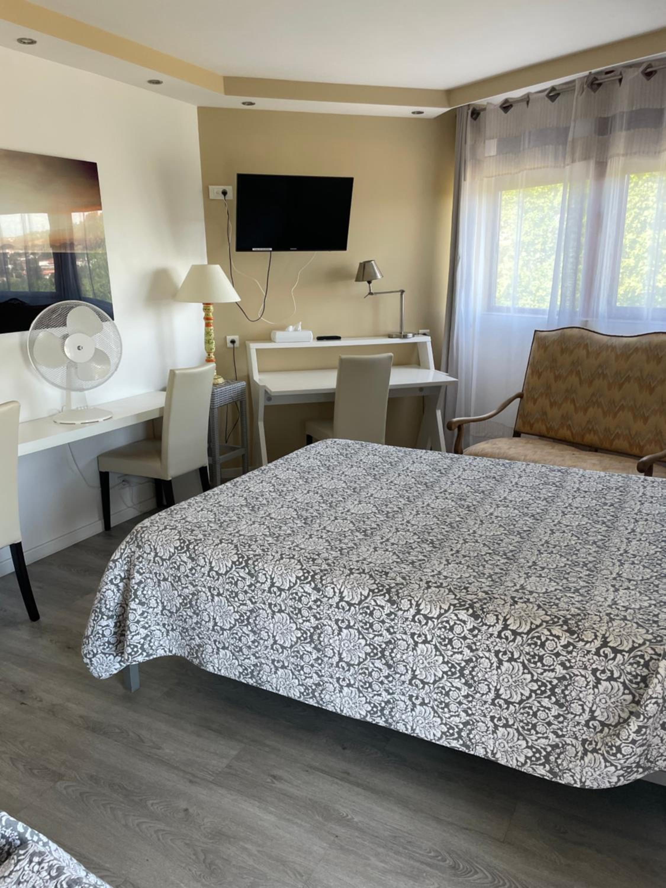 Family Room with Private Bathroom - Photo 1