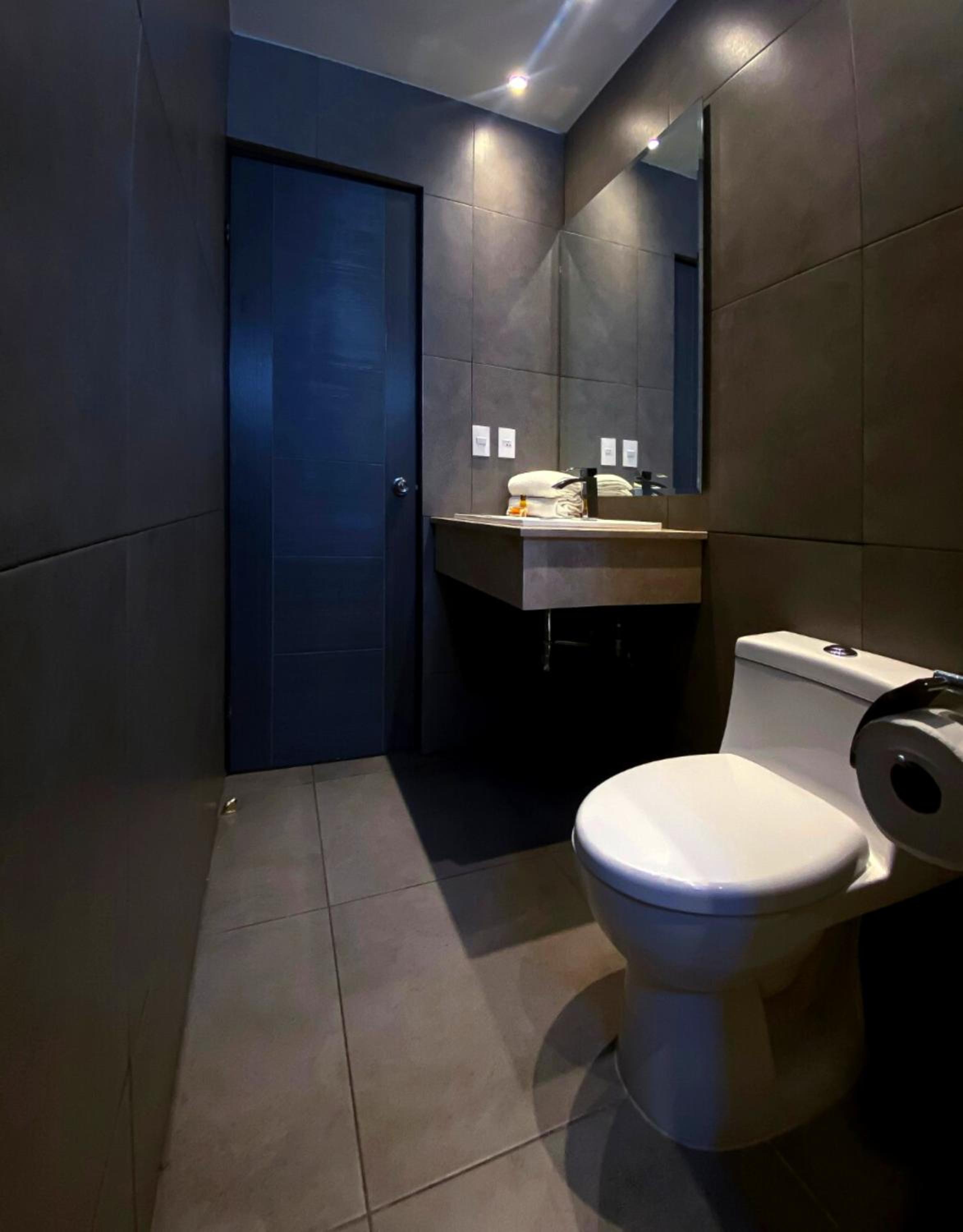 King Suite - Photo 5