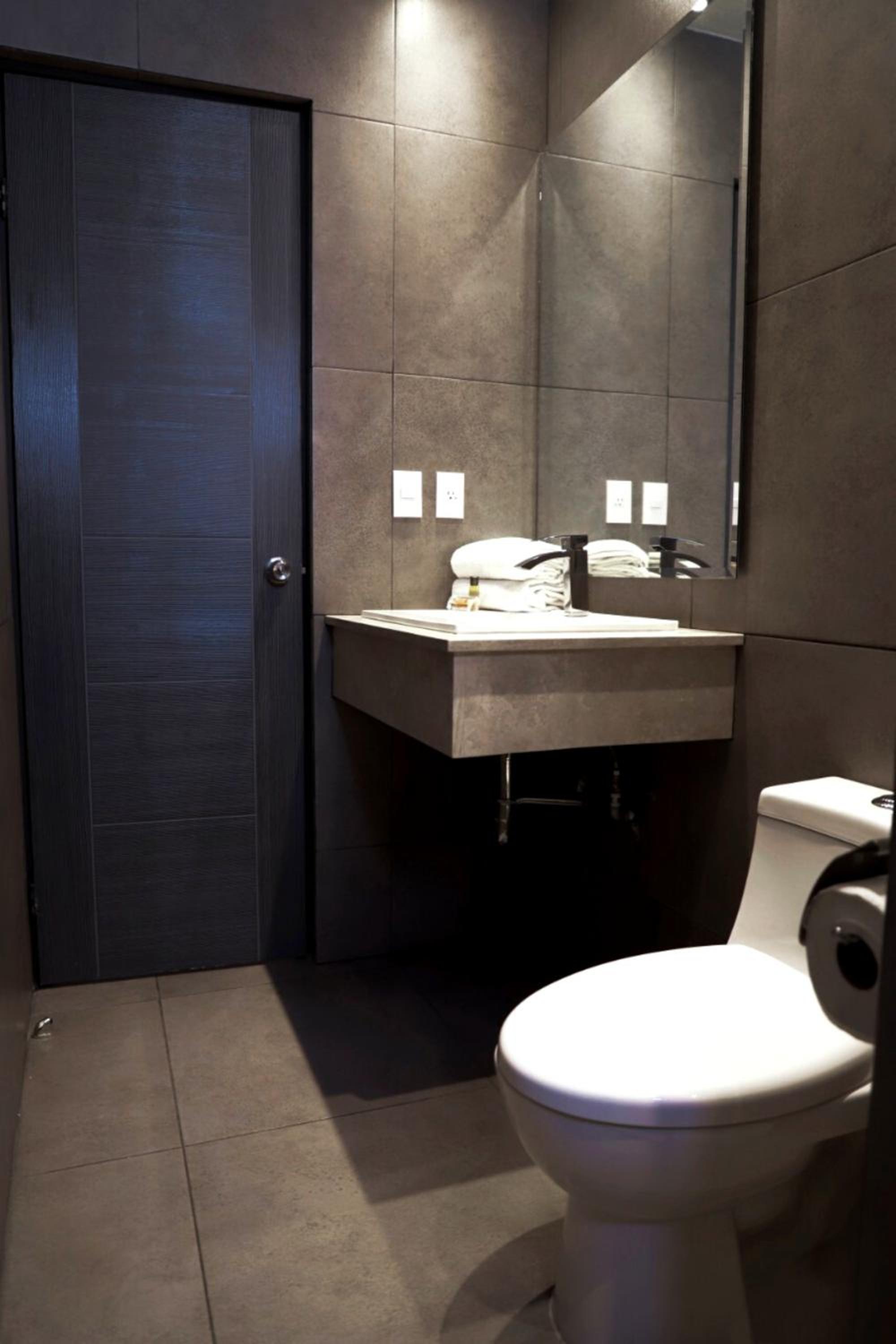King Suite - Photo 6