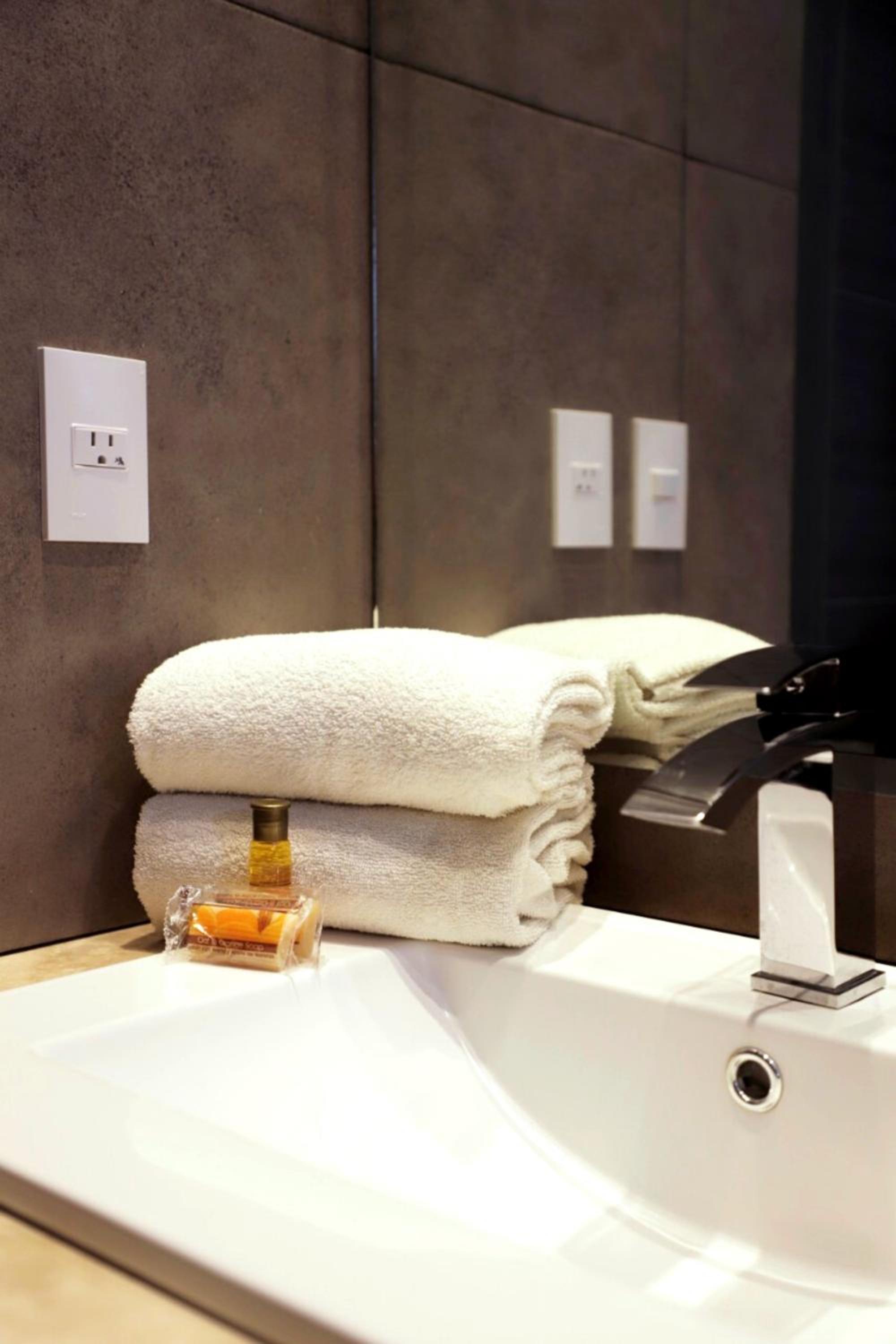 King Suite - Photo 2