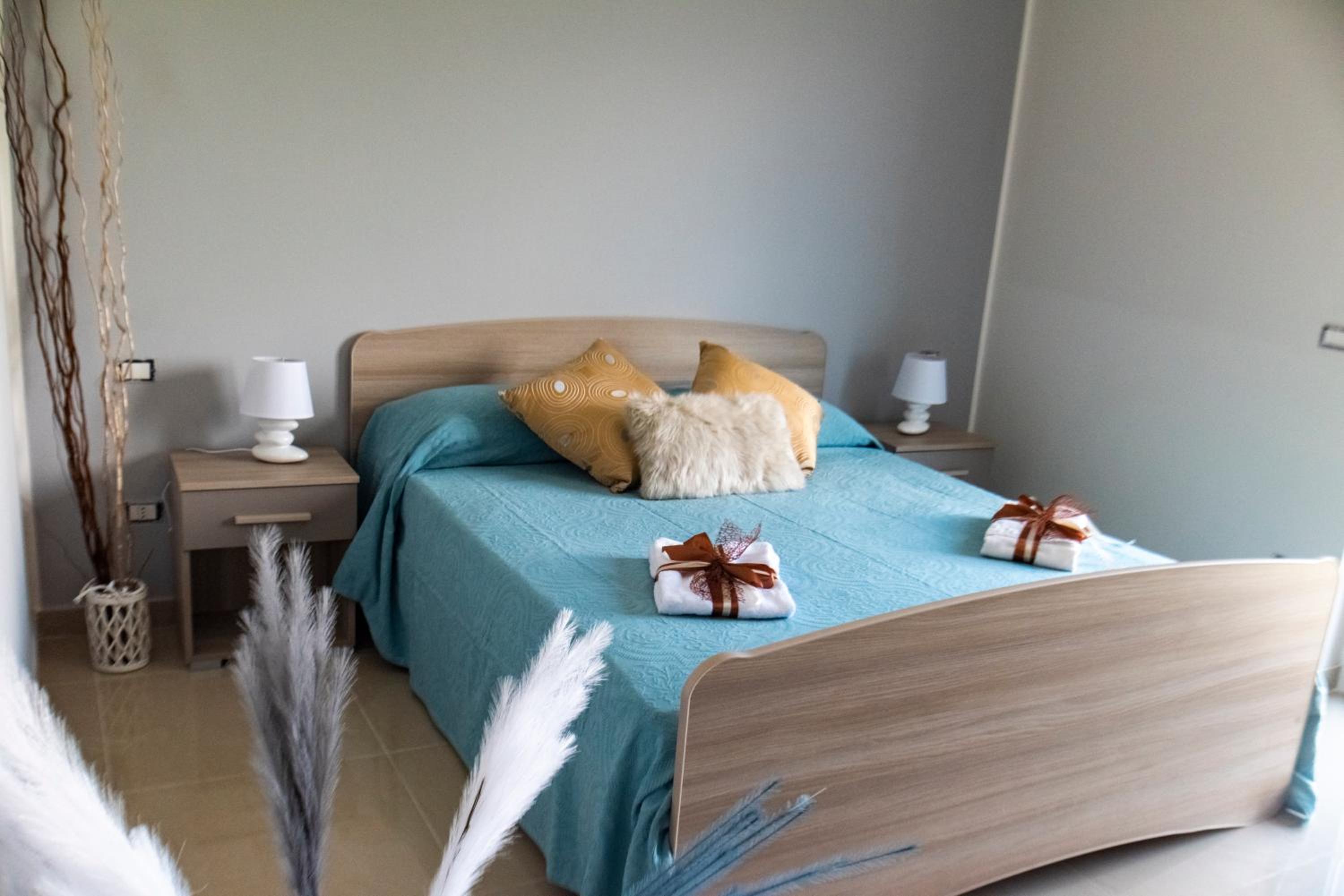 Three-Bedroom Apartment with Balcony photo 1