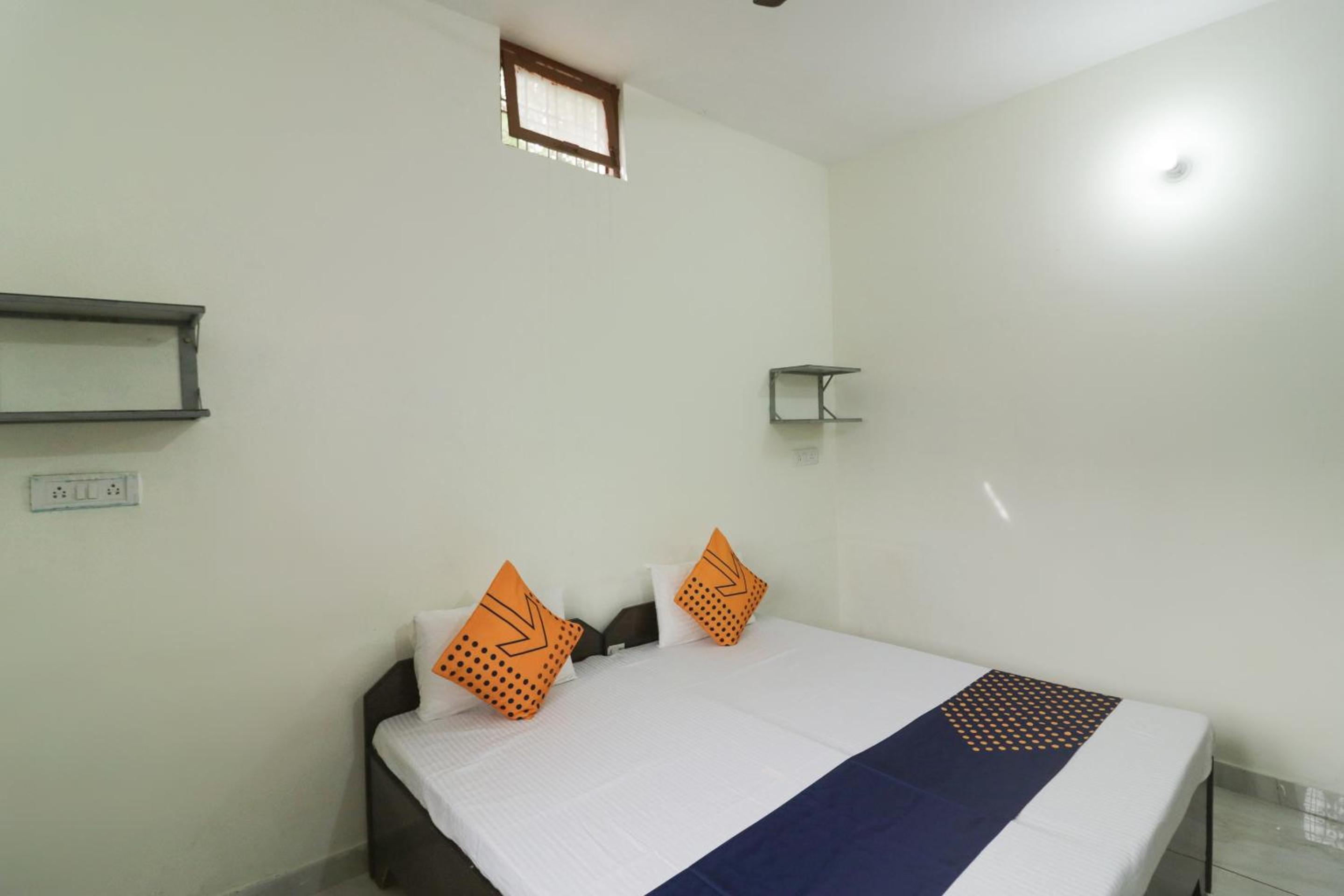 Standard Double Room with Fan photo 3