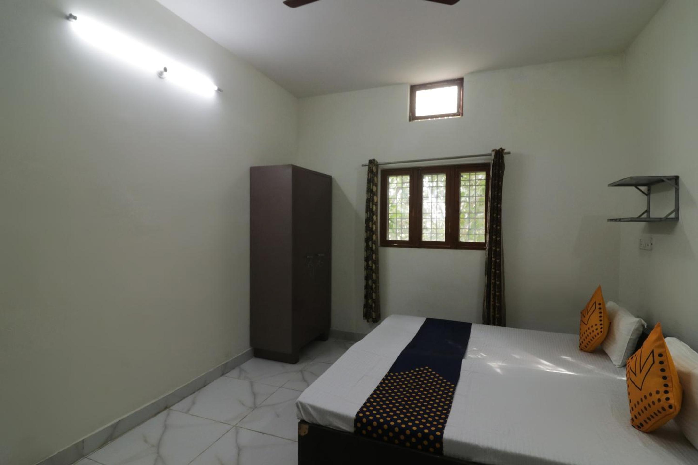 Standard Double Room with Fan photo 1