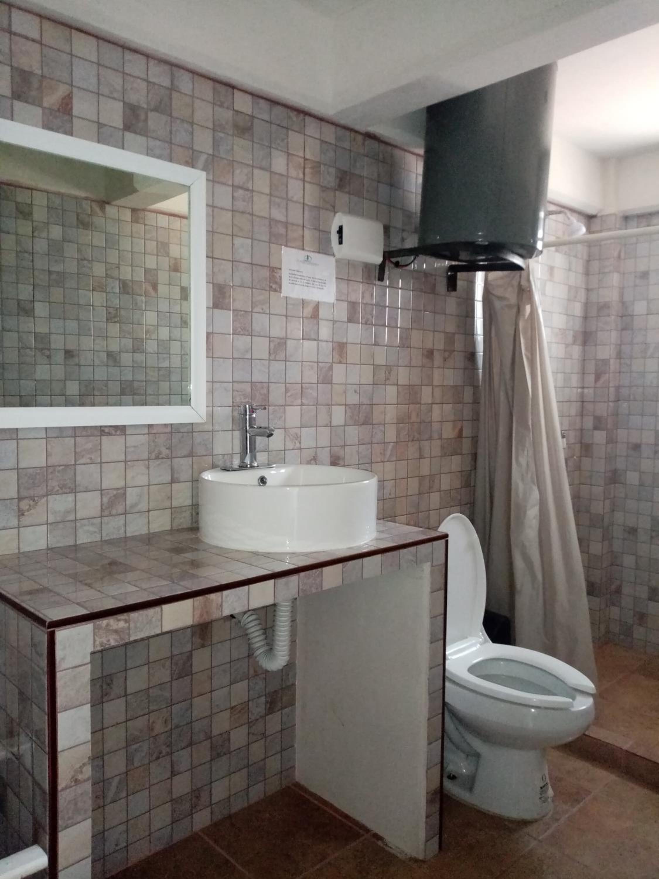 Twin Room - Photo 5