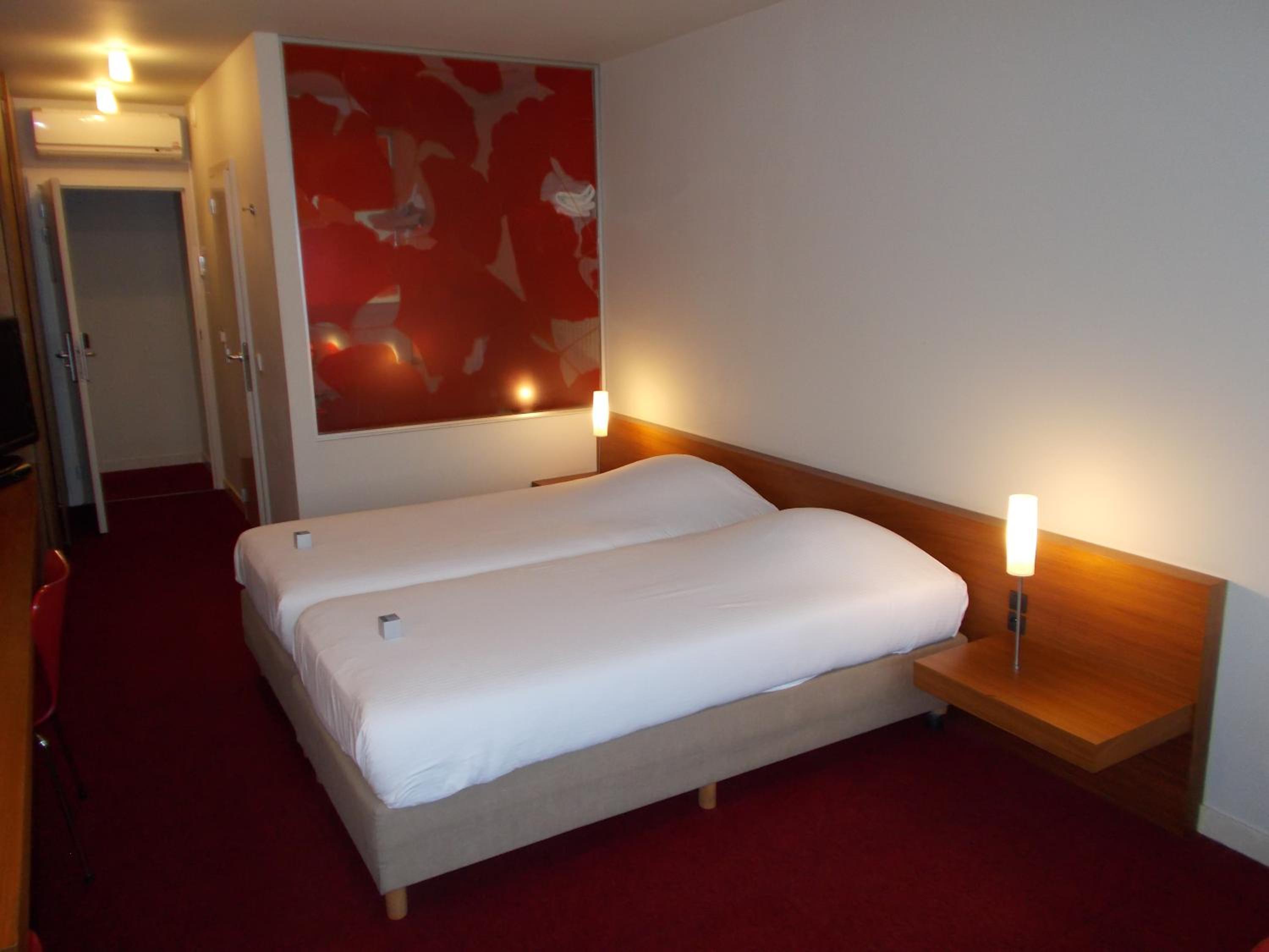 Twin Room - Photo 8
