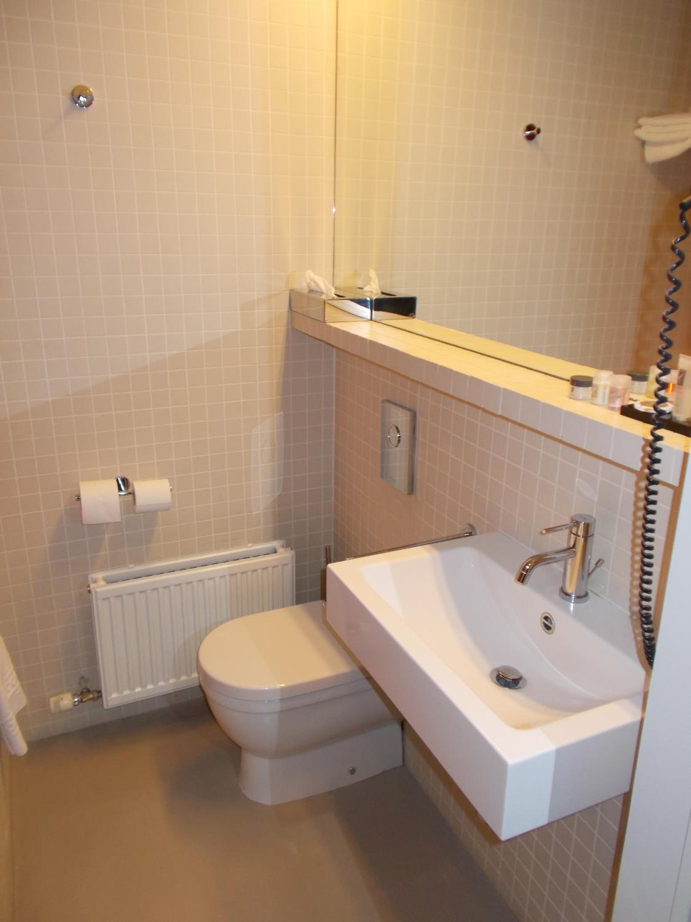 Twin Room - Photo 2