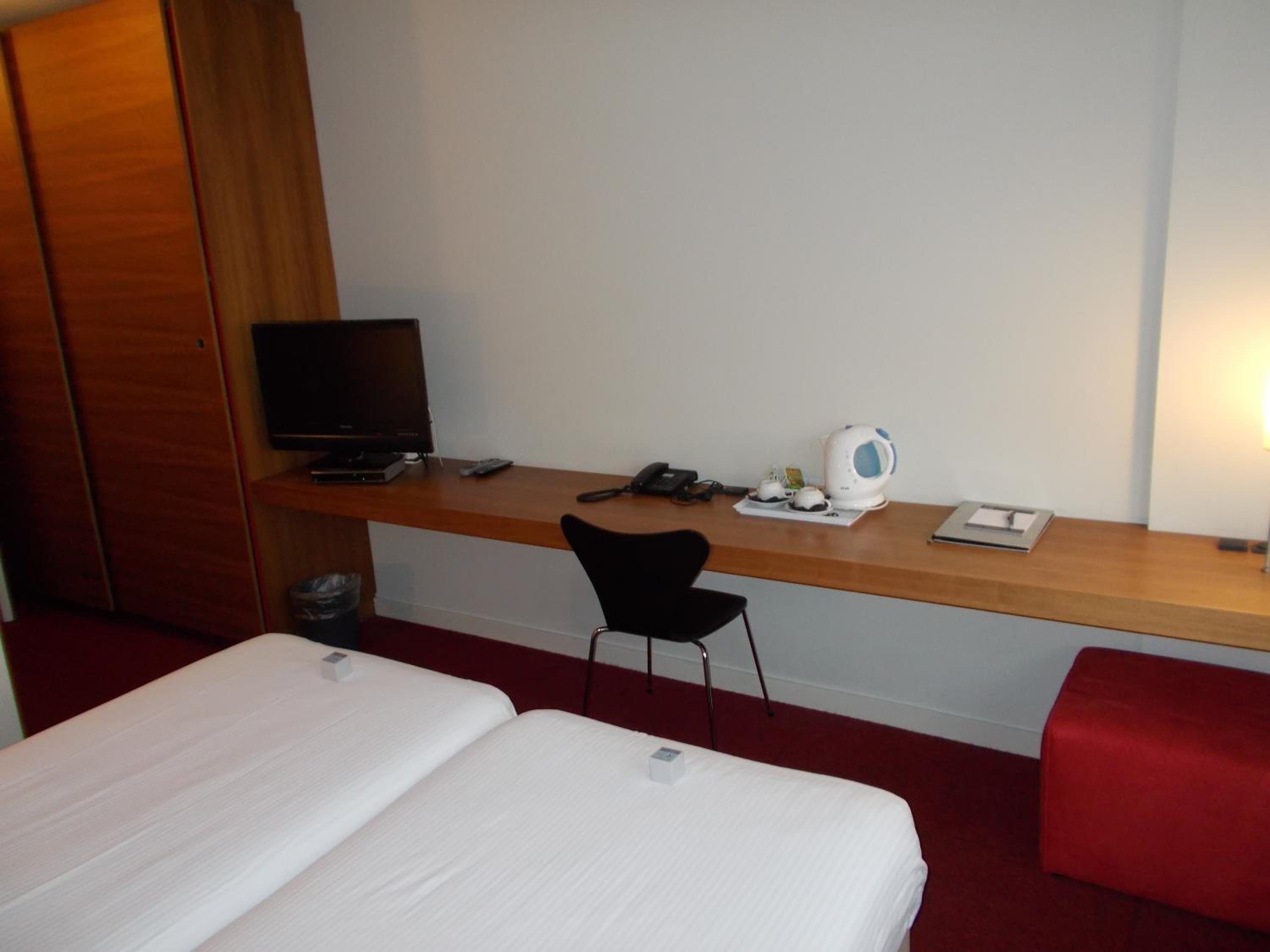 Twin Room - Photo 1