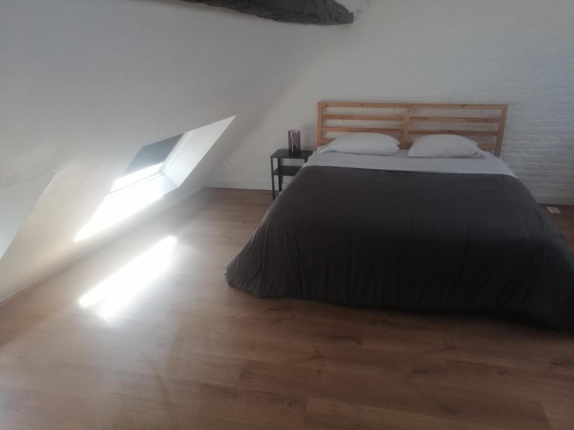 Standard Double Room with Shared Bathroom photo 2