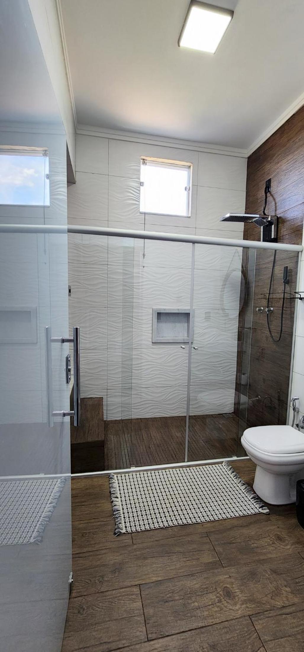 Deluxe Suite with Spa Bath - Photo 12
