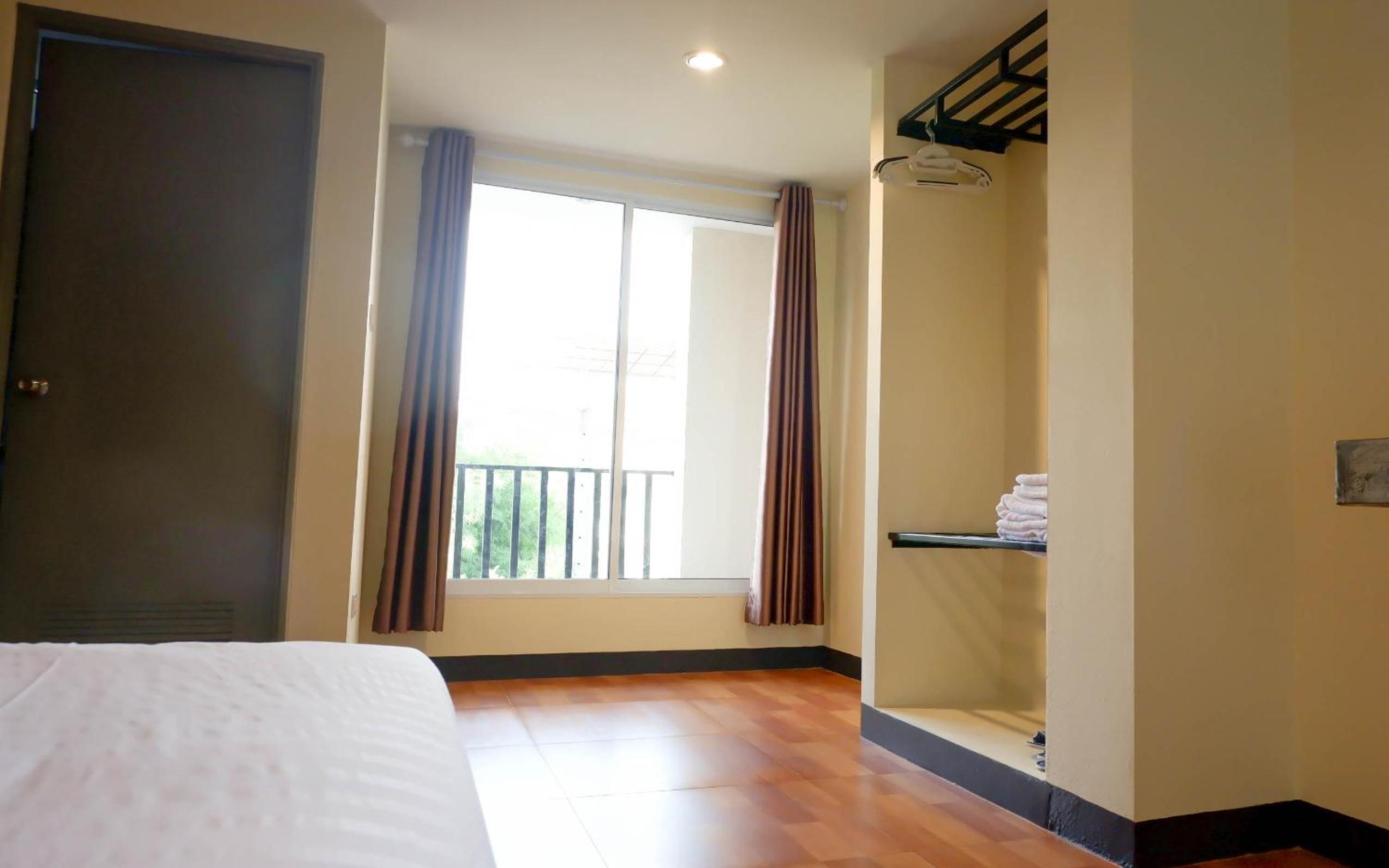 Standard Double Room - Photo 7