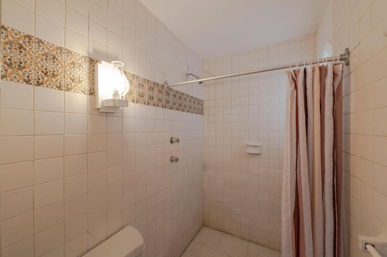 Standard Triple Room - Photo 3