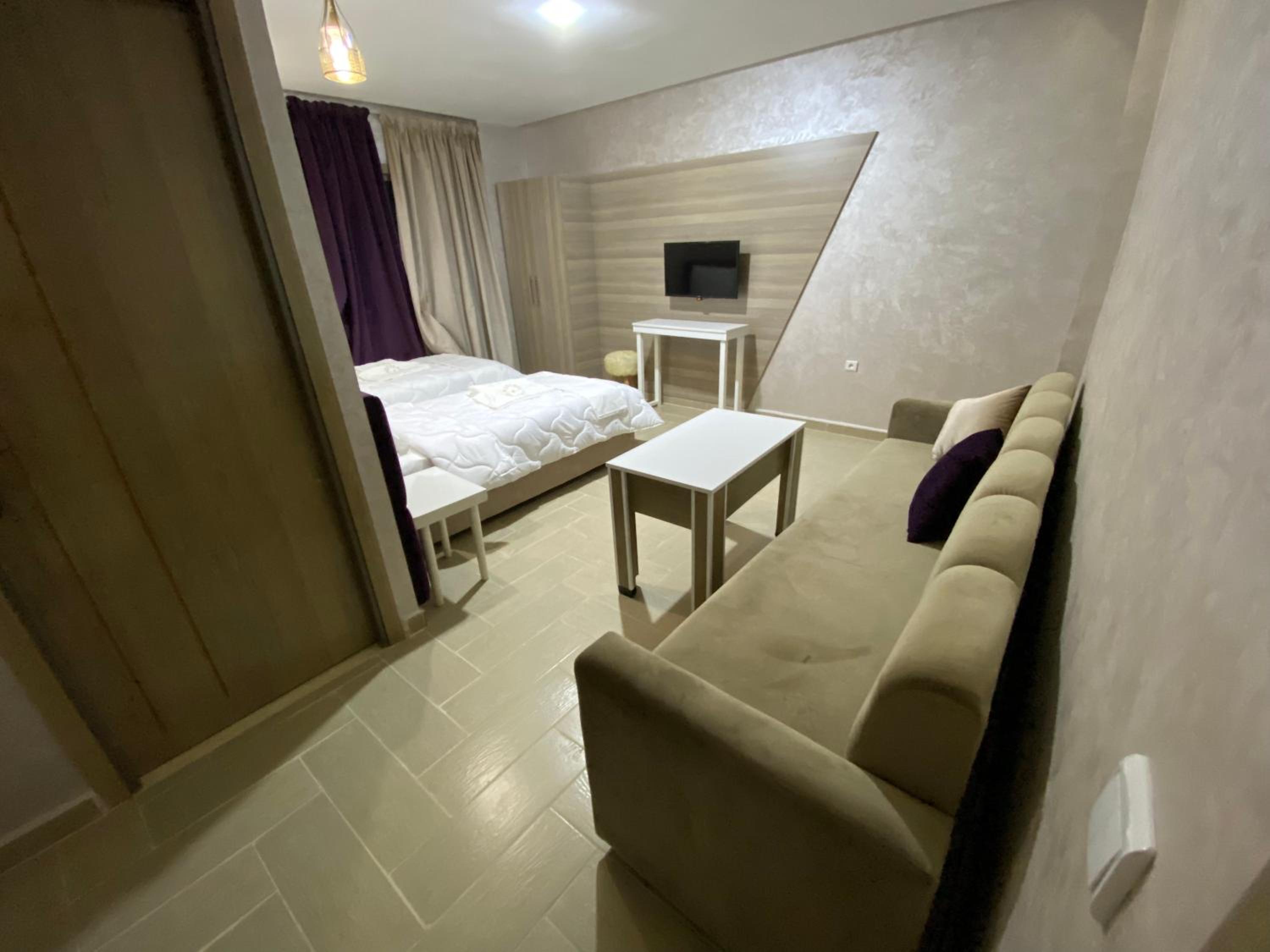 Twin Room - Photo 13