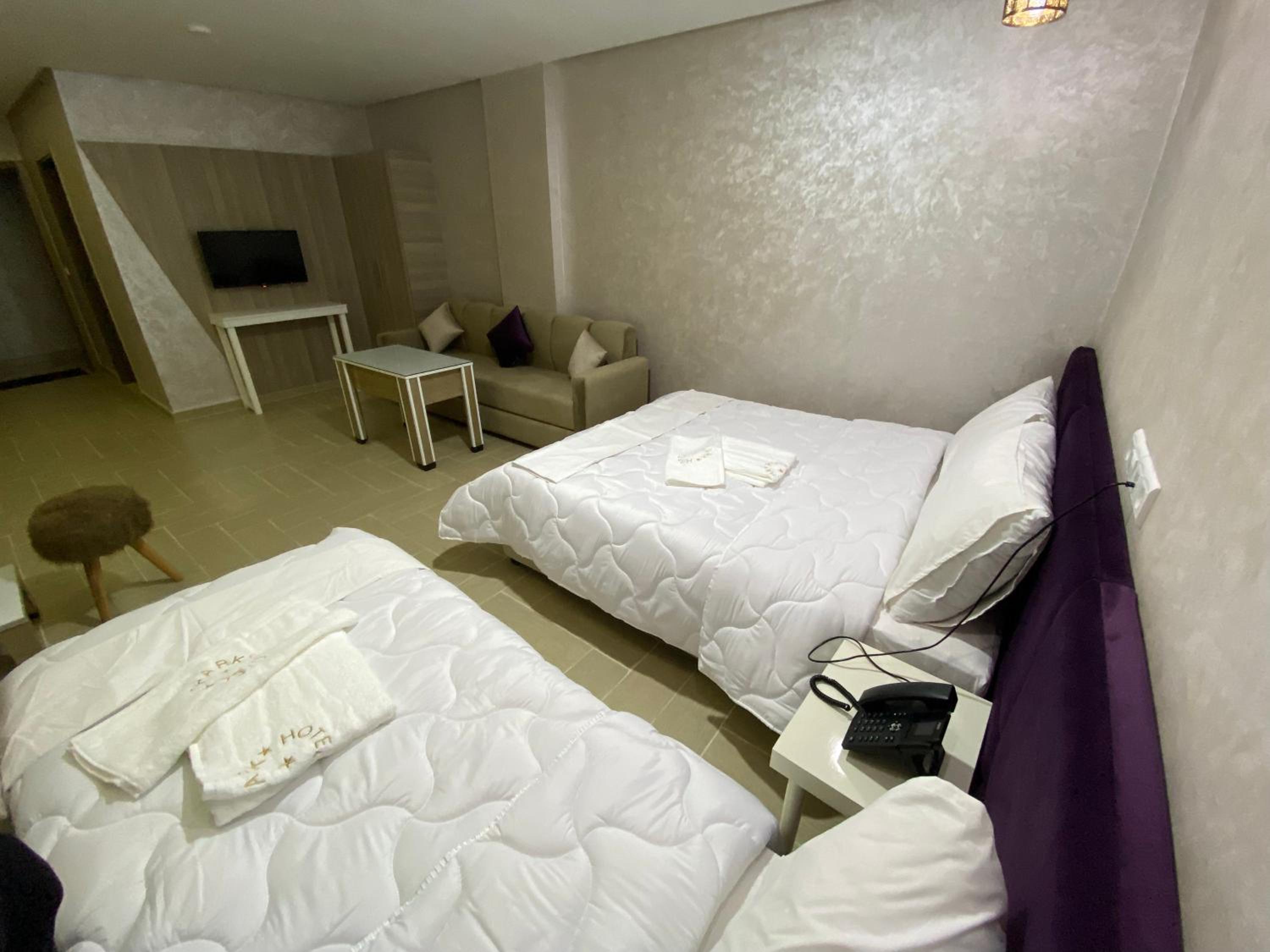 One-Bedroom Suite - Photo 2