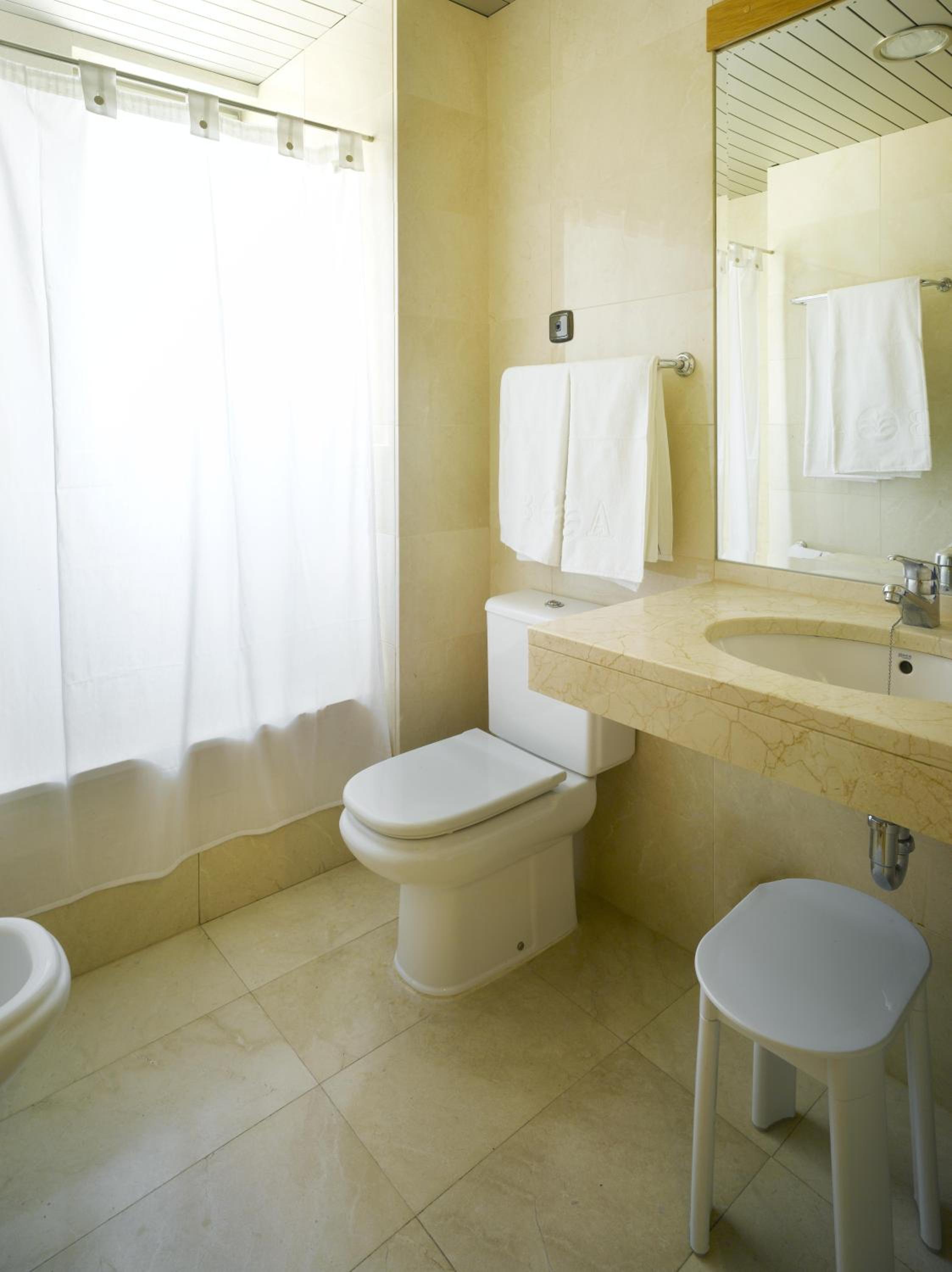 Superior Twin Room with Spa Access photo 2