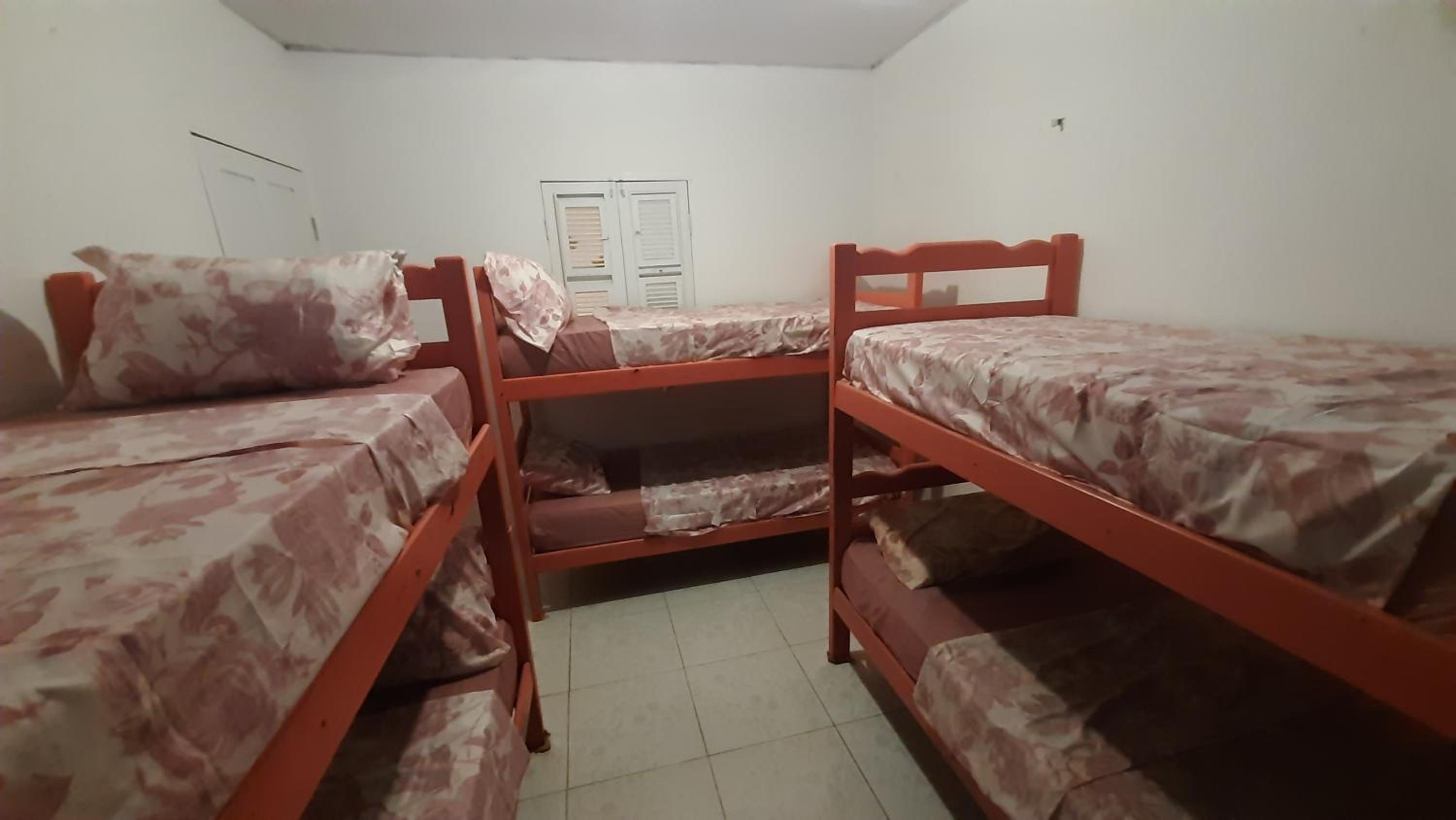 Bed in 6-Bed Mixed Dormitory Room photo 2