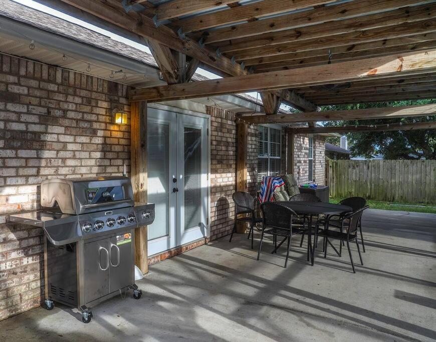Three-Bedroom House photo 2