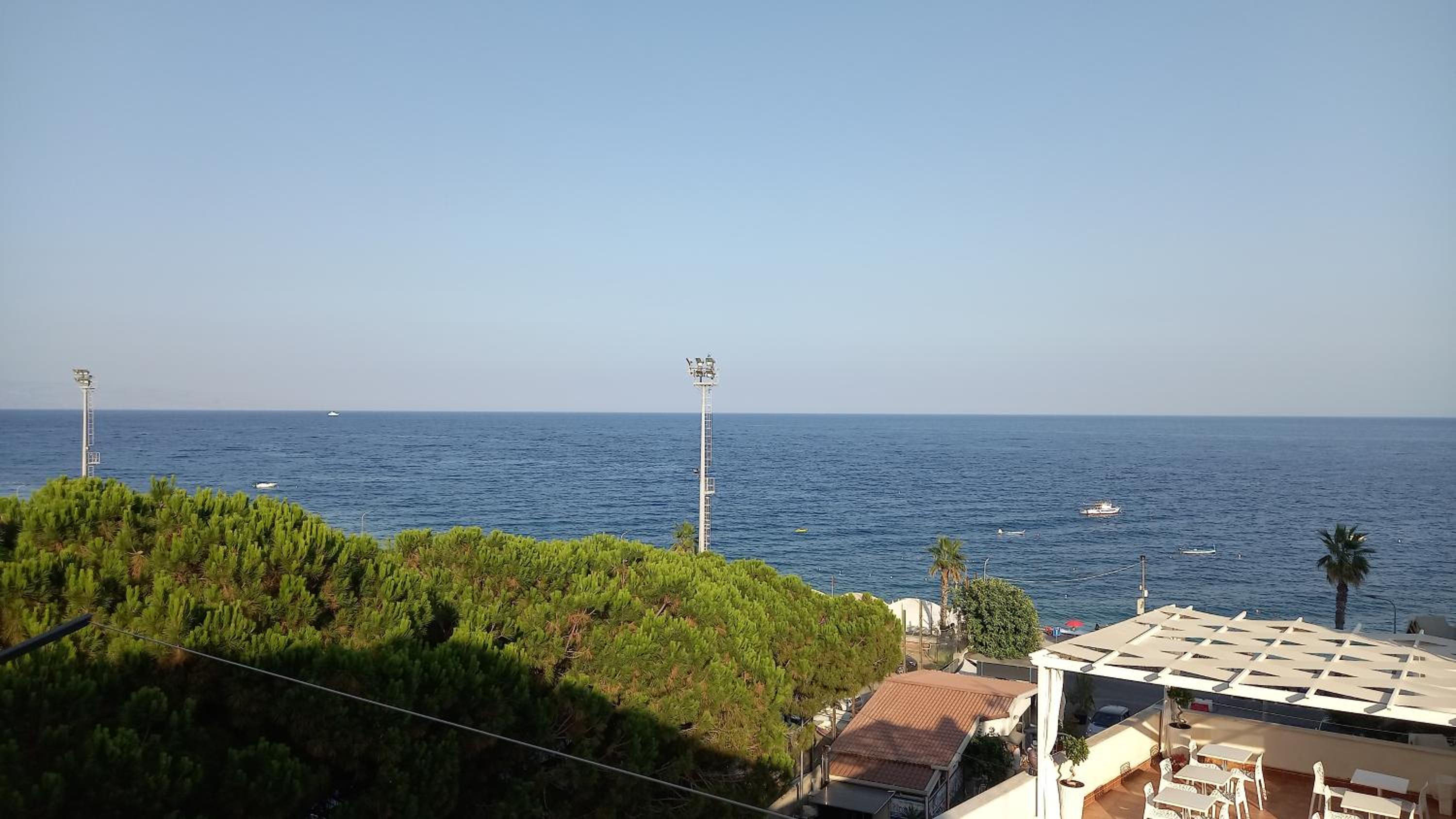 Deluxe Triple Room with Sea View photo 3