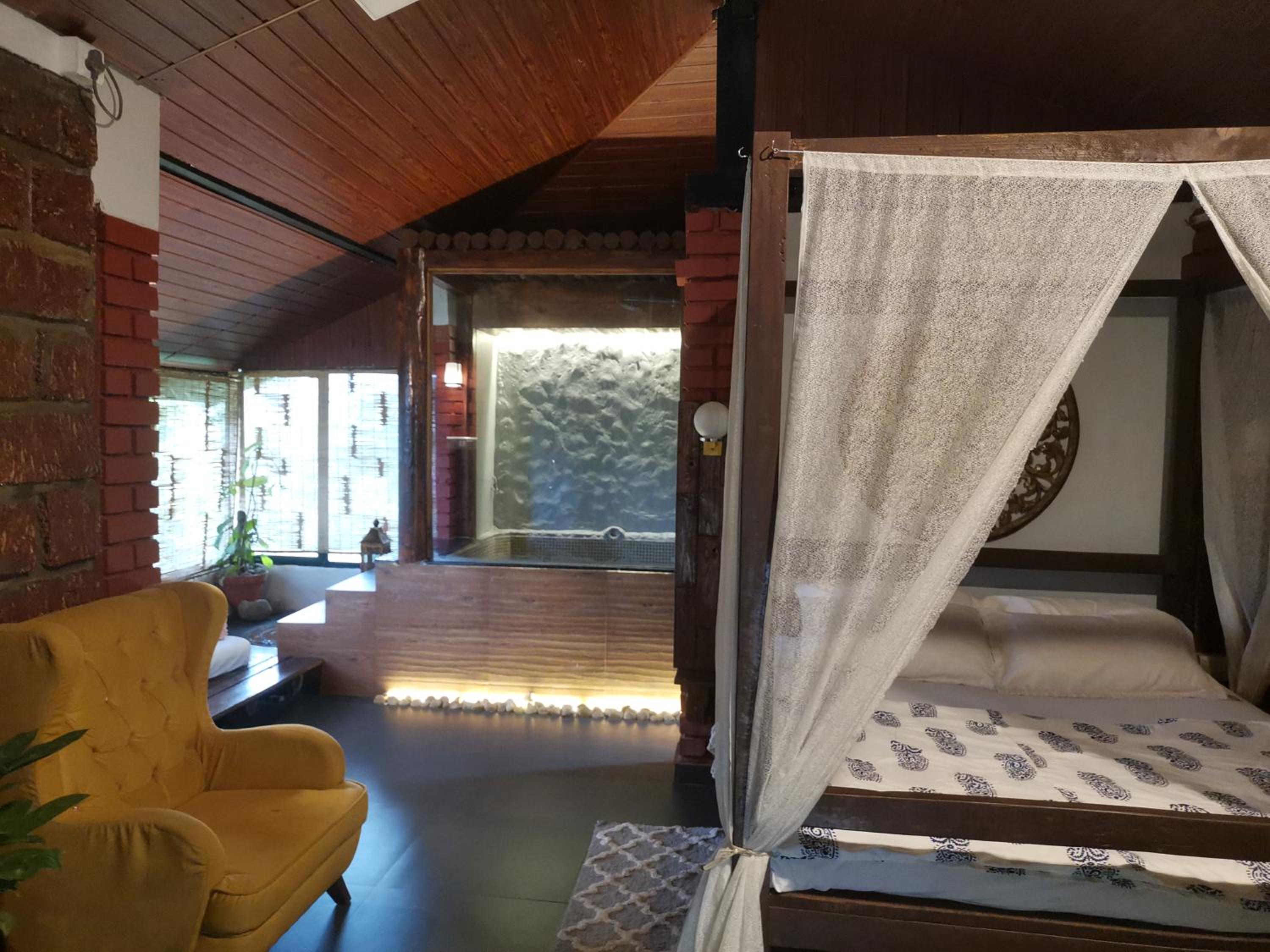 Suite with Hot Tub photo 1