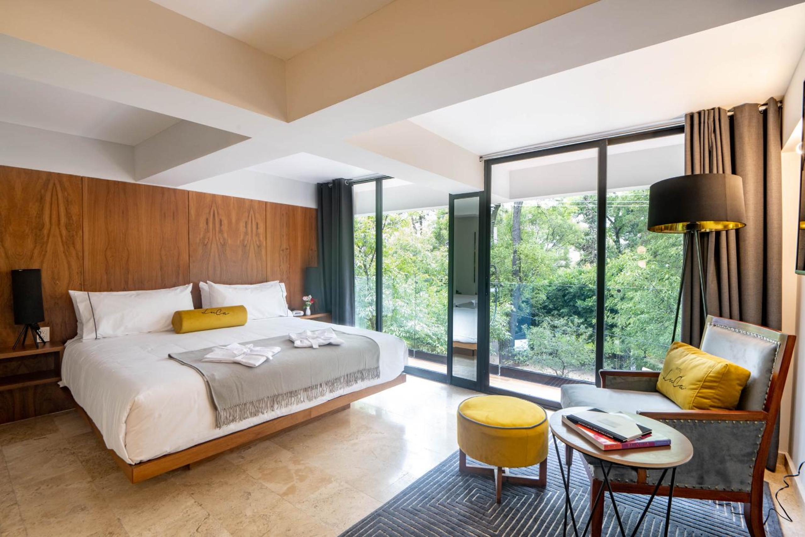 Suite with Balcony - Photo 1
