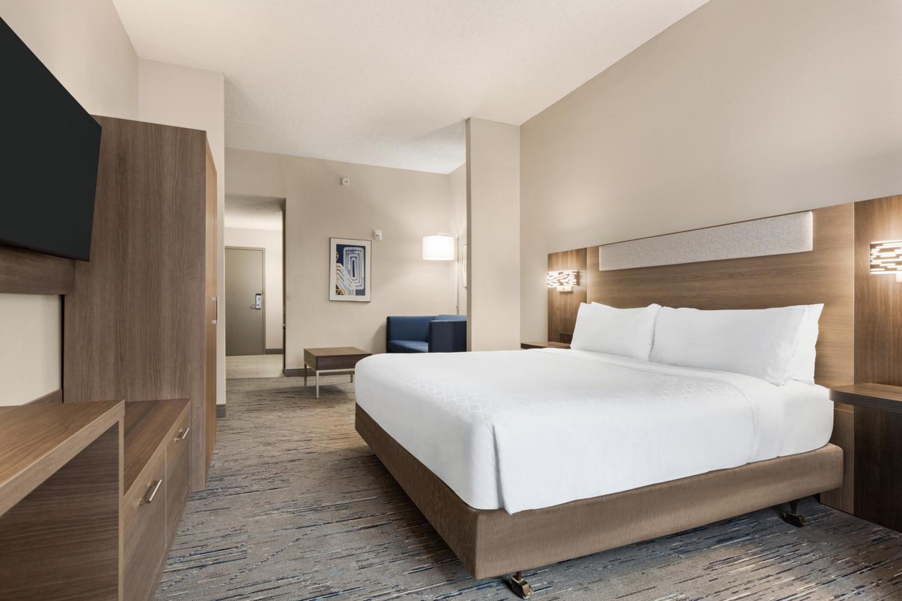King Suite with Sofa Bed - Photo 6