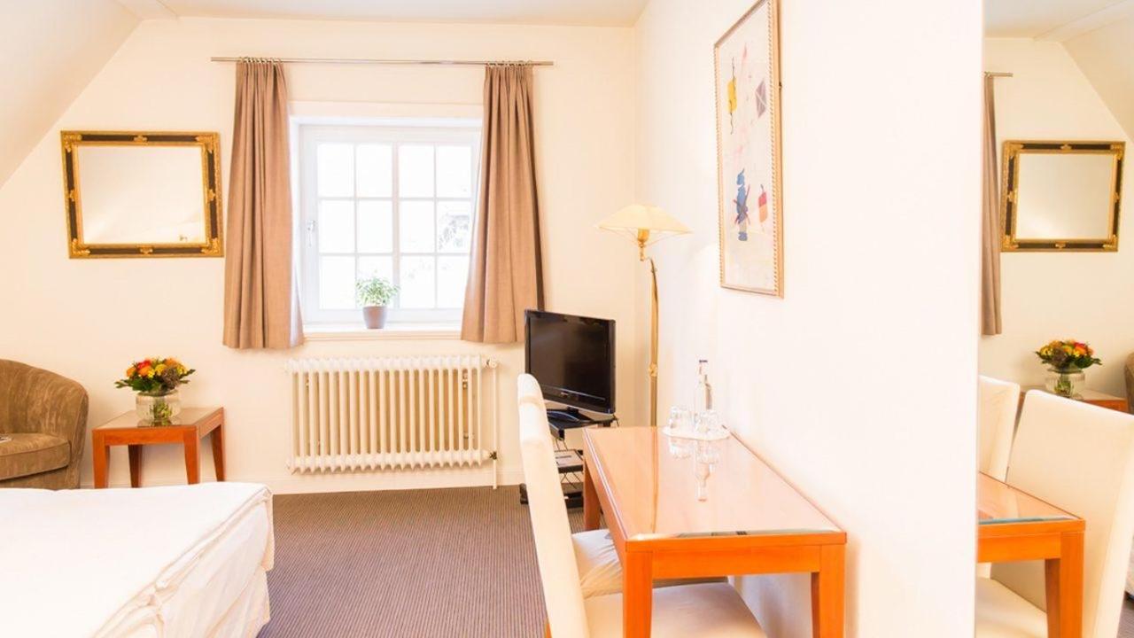 Budget Double Room photo 2