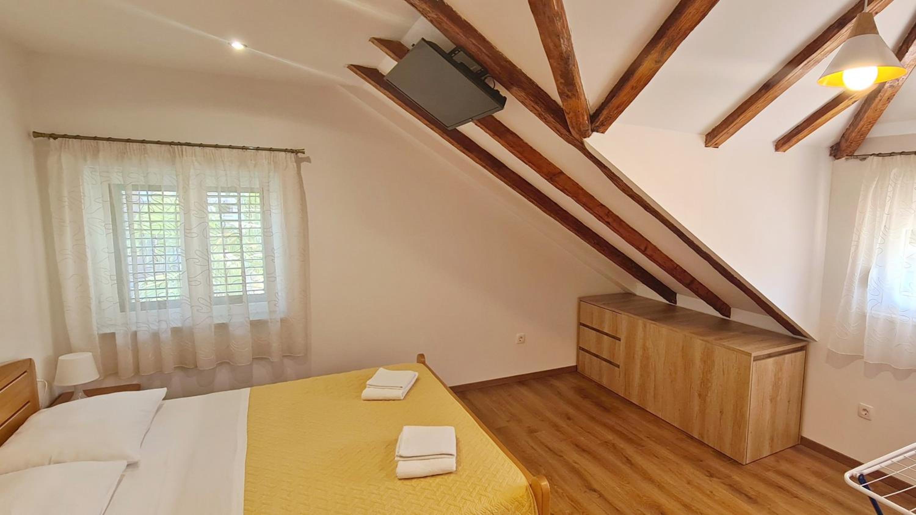 One-Bedroom Apartment - Photo 15