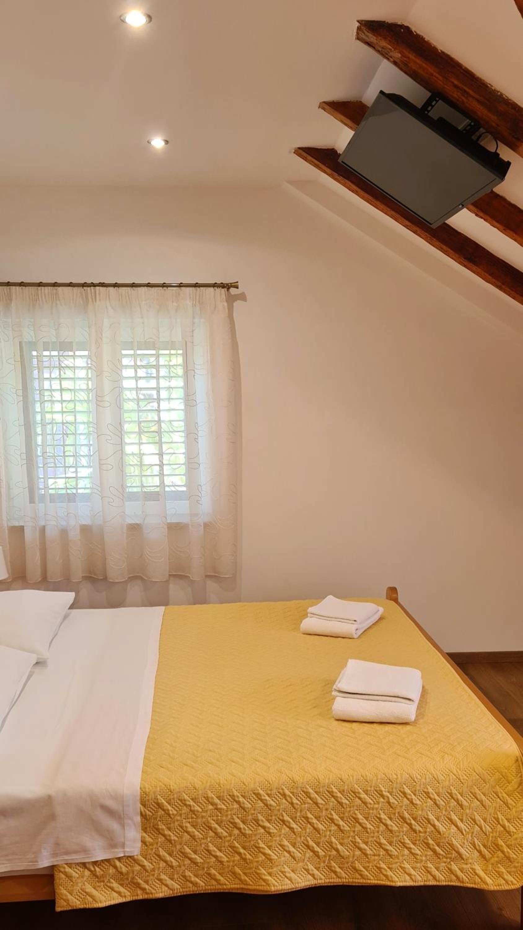 One-Bedroom Apartment - Photo 14