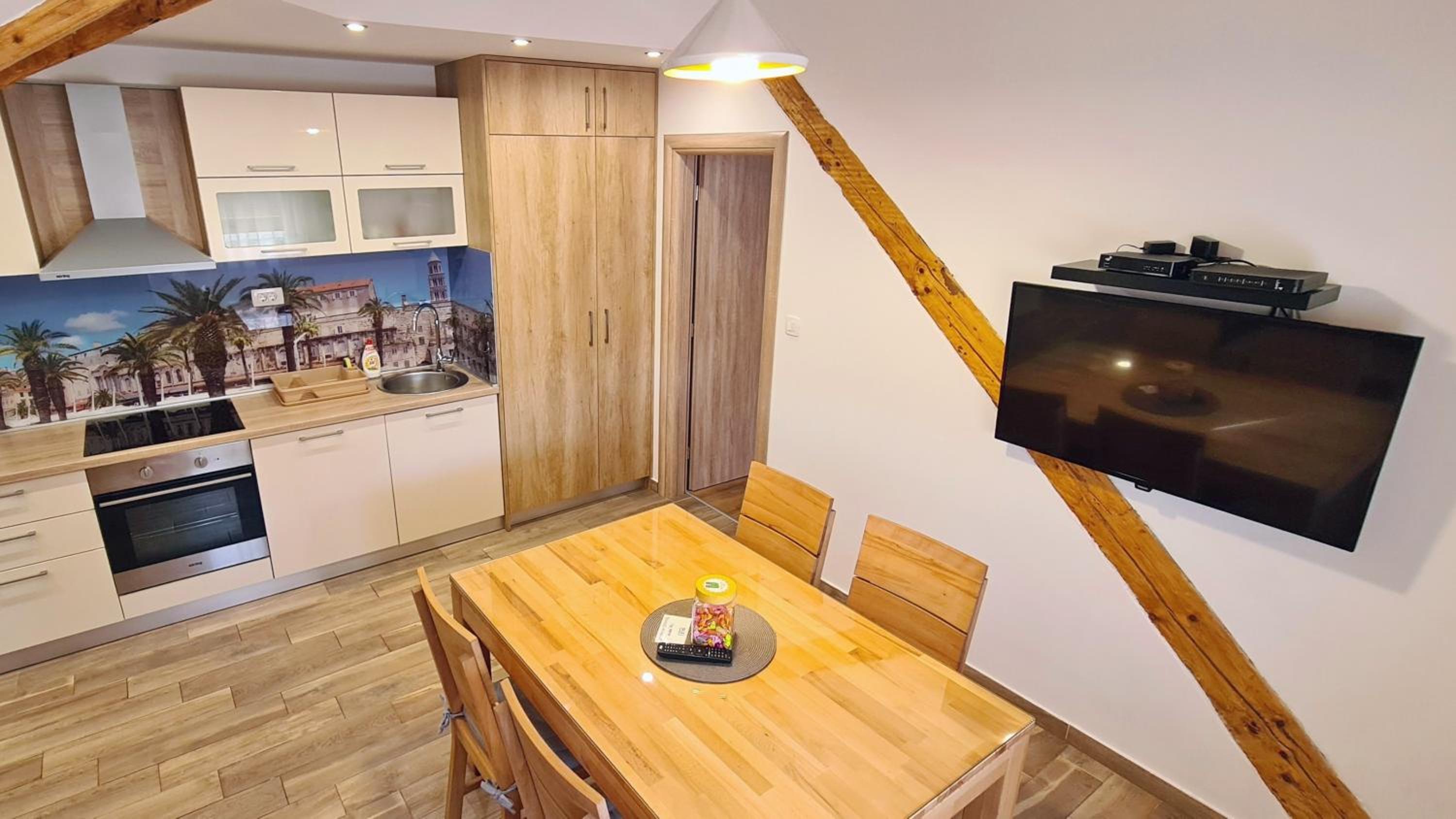 One-Bedroom Apartment - Photo 11