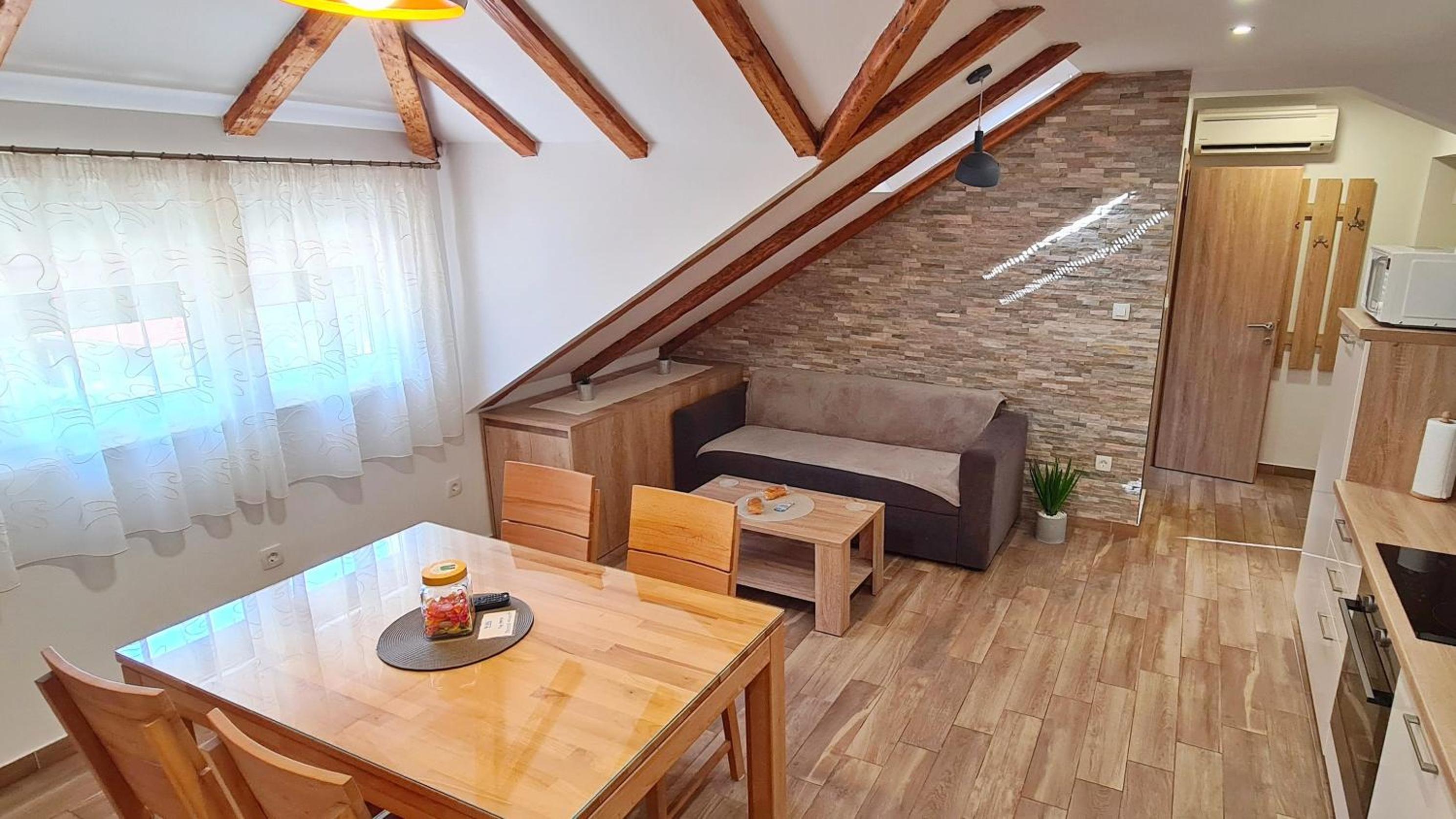 One-Bedroom Apartment - Photo 8