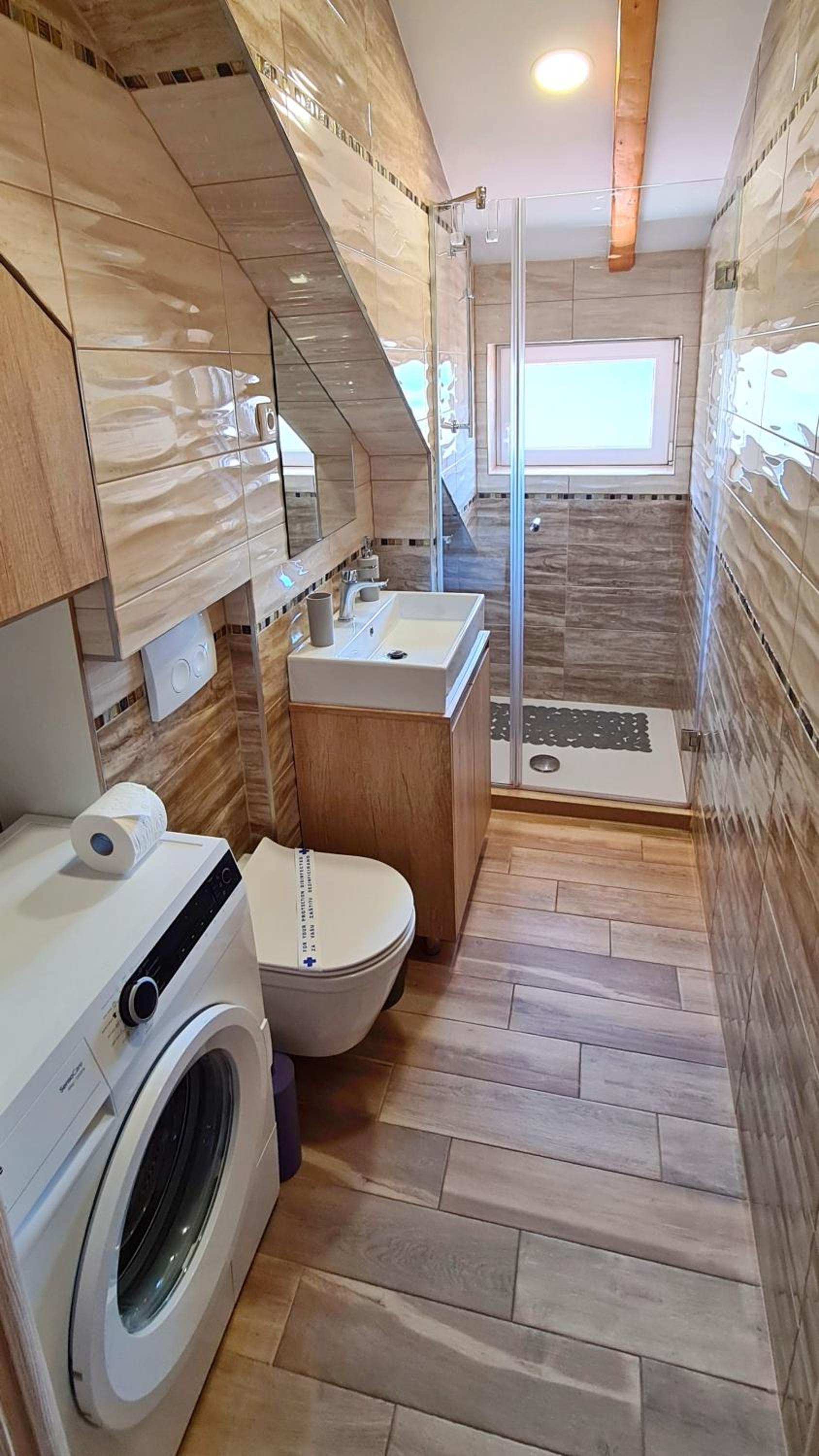 One-Bedroom Apartment - Photo 6