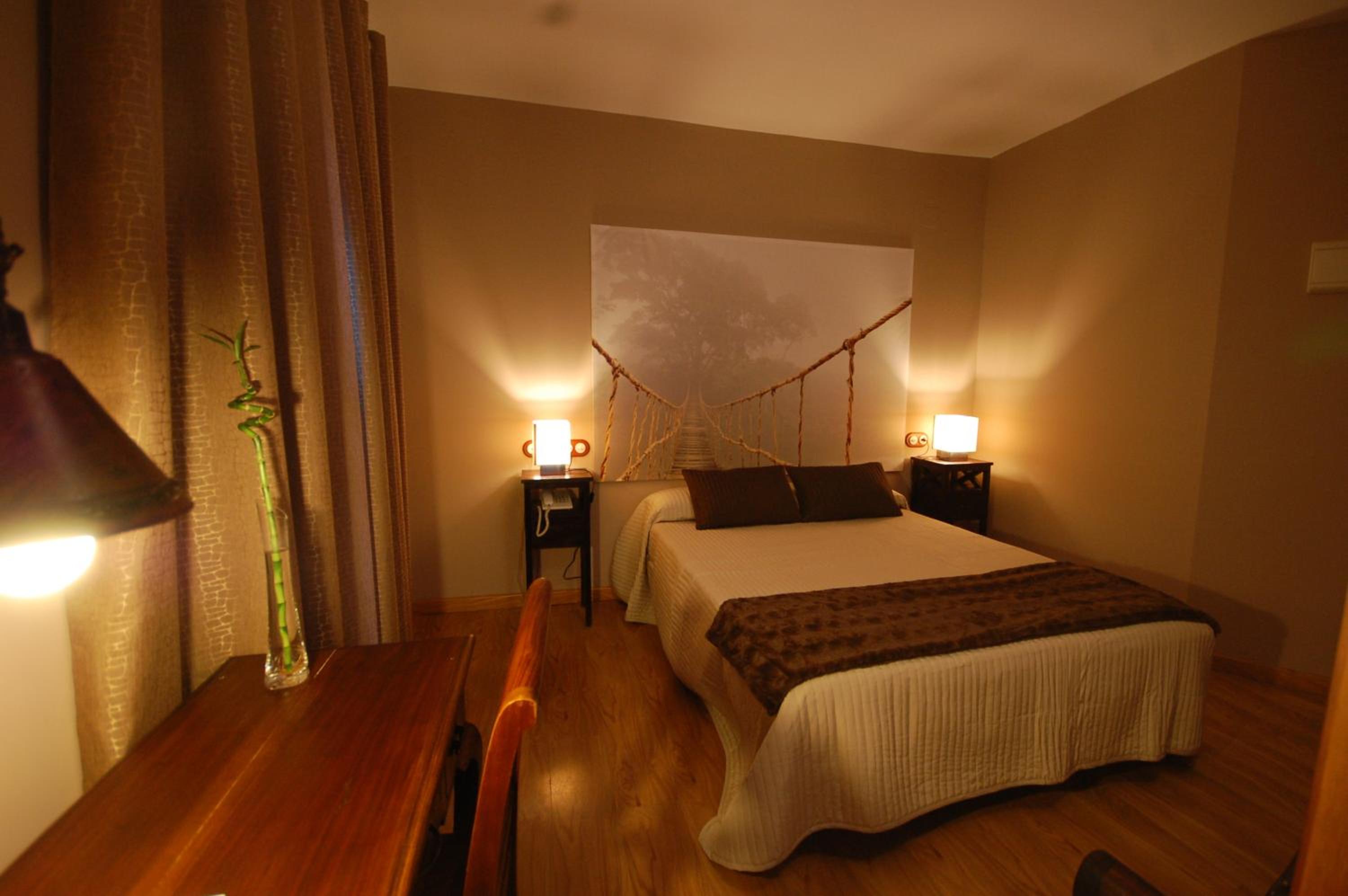 Double or Twin Room - Photo 4