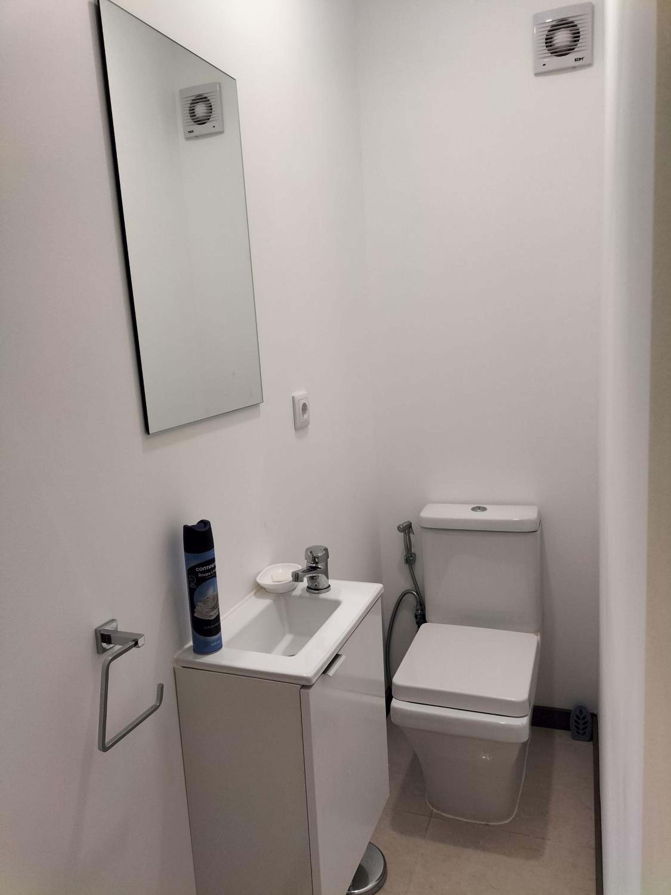 One-Bedroom Apartment - Photo 3