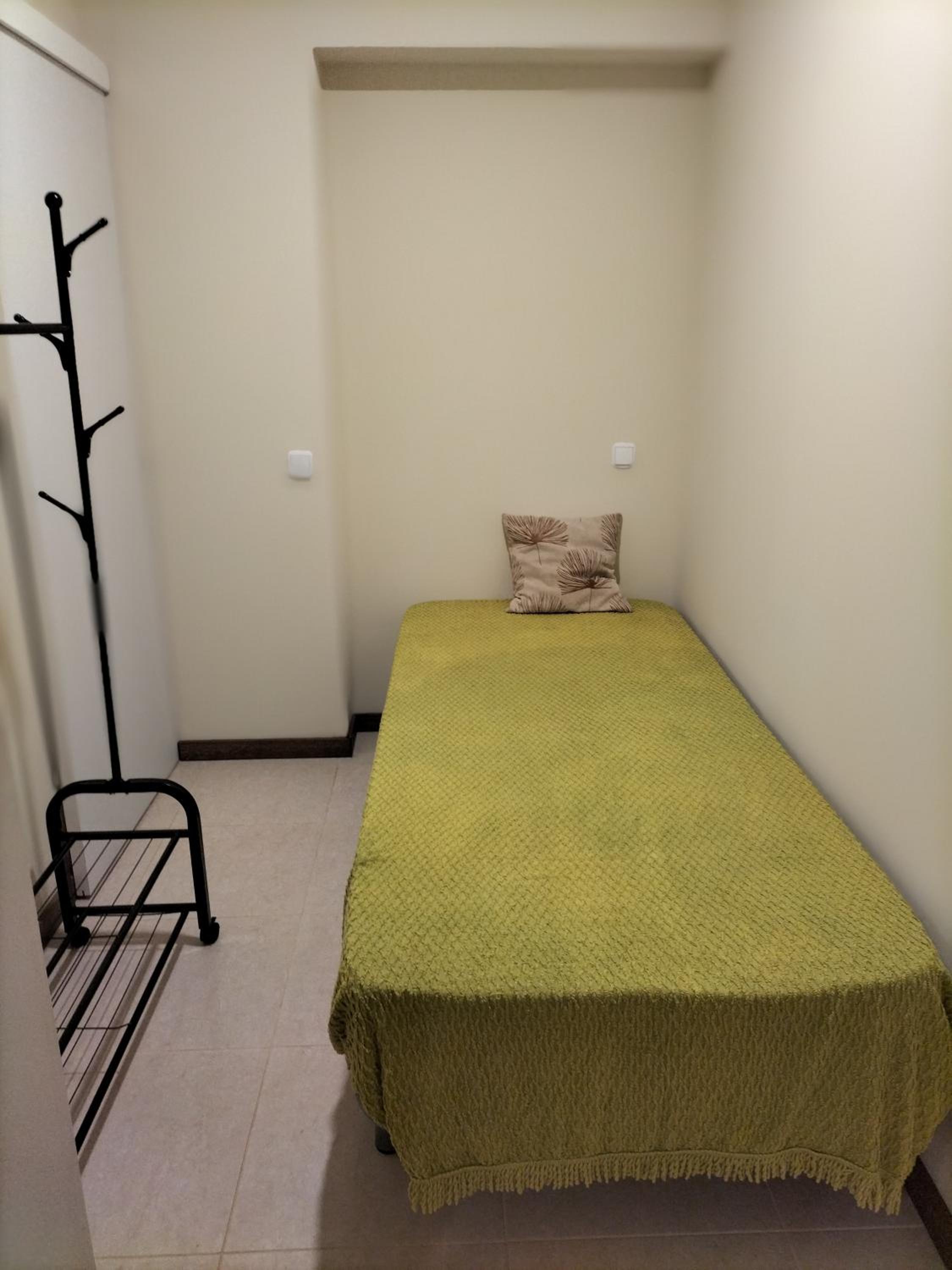 One-Bedroom Apartment - Photo 14