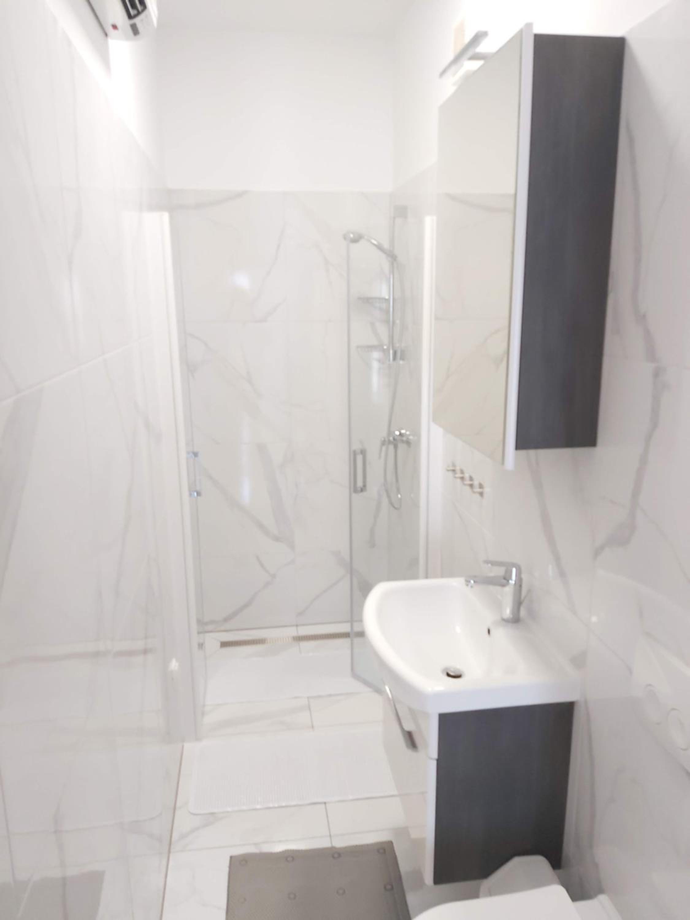 Two-Bedroom Apartment - Photo 9