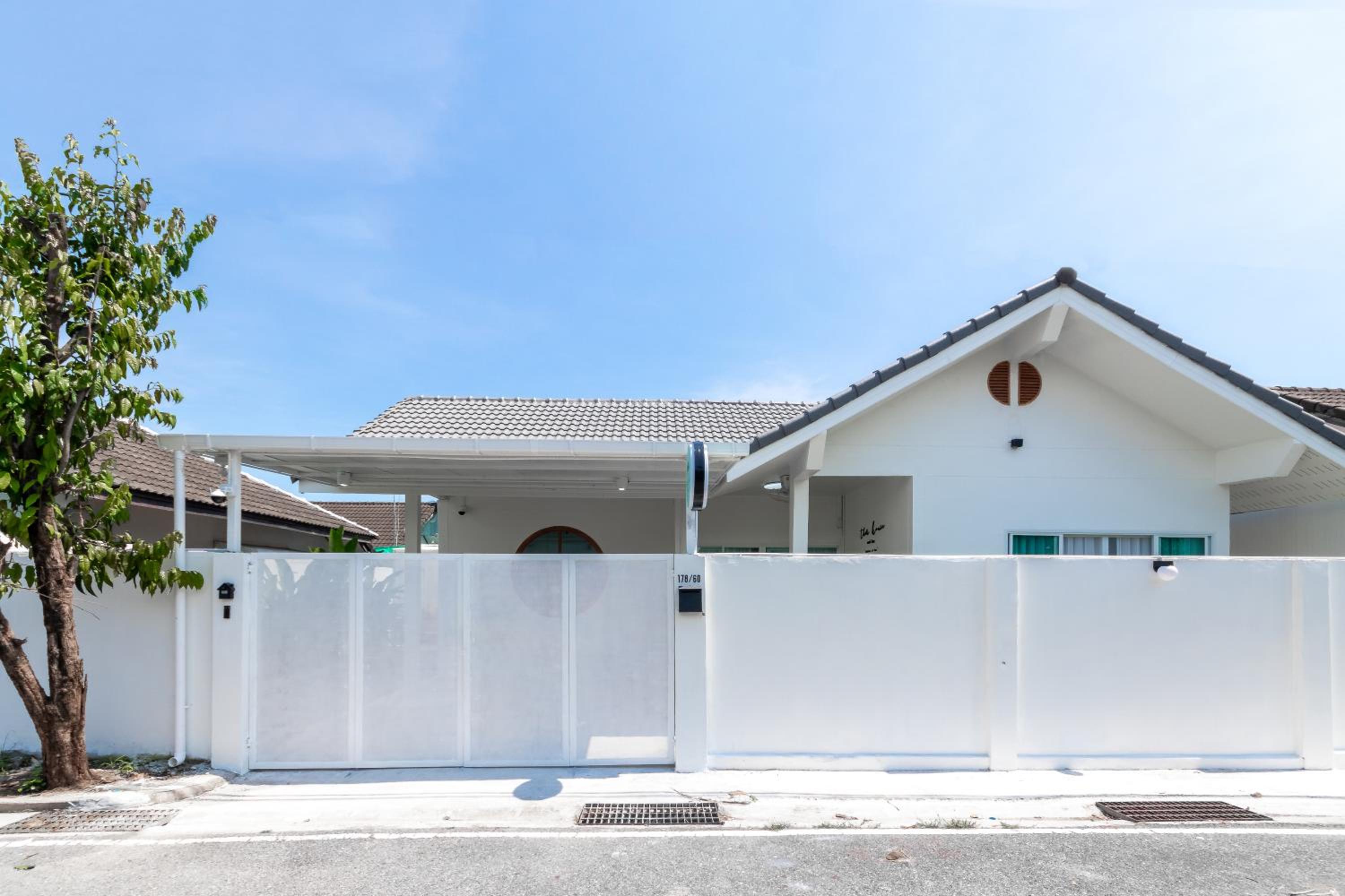 Villa with Garden View - Photo 1