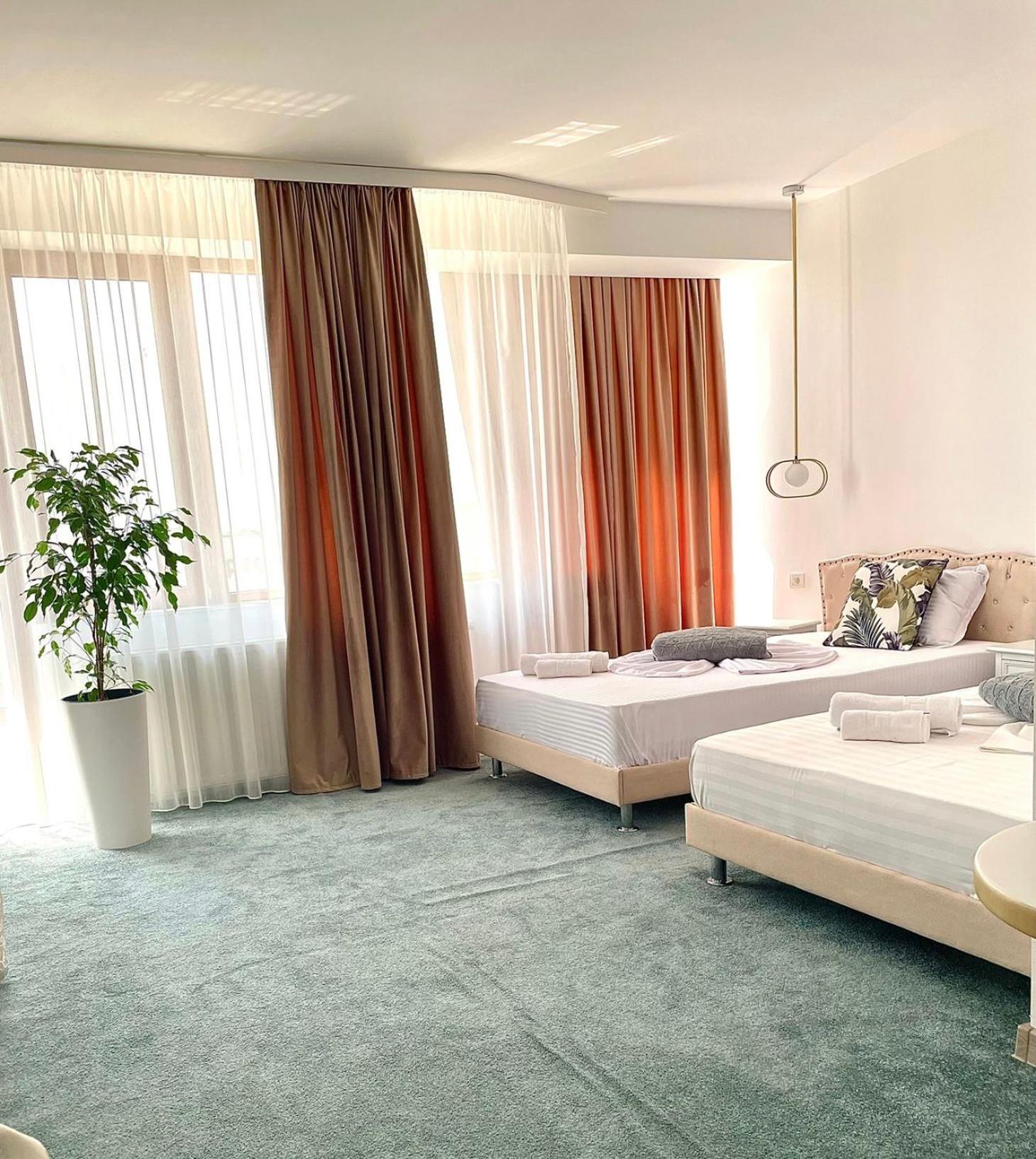 Deluxe Double or Twin Room with City View photo 3