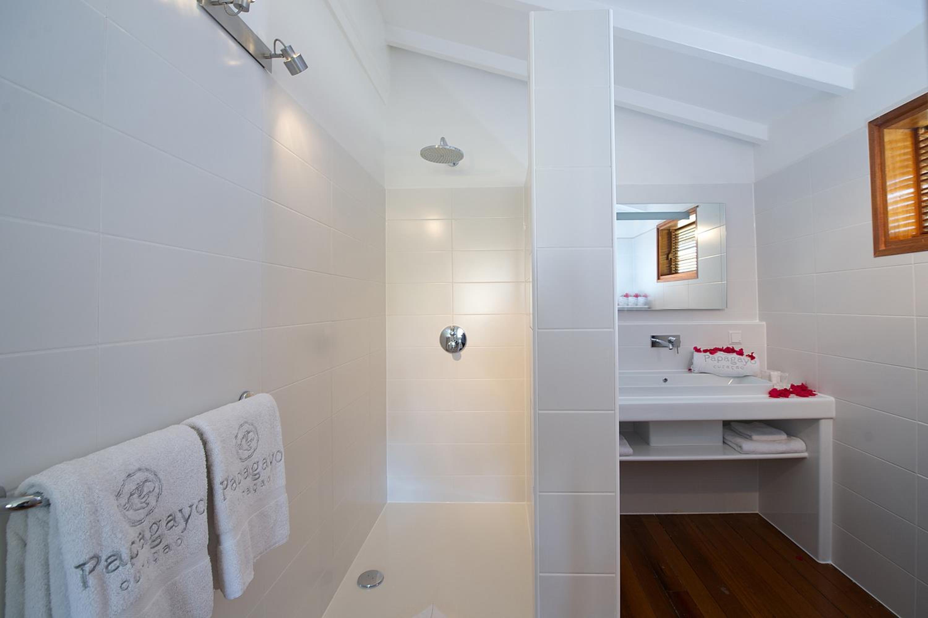Two-Bedroom Villa with Garden View - Photo 10