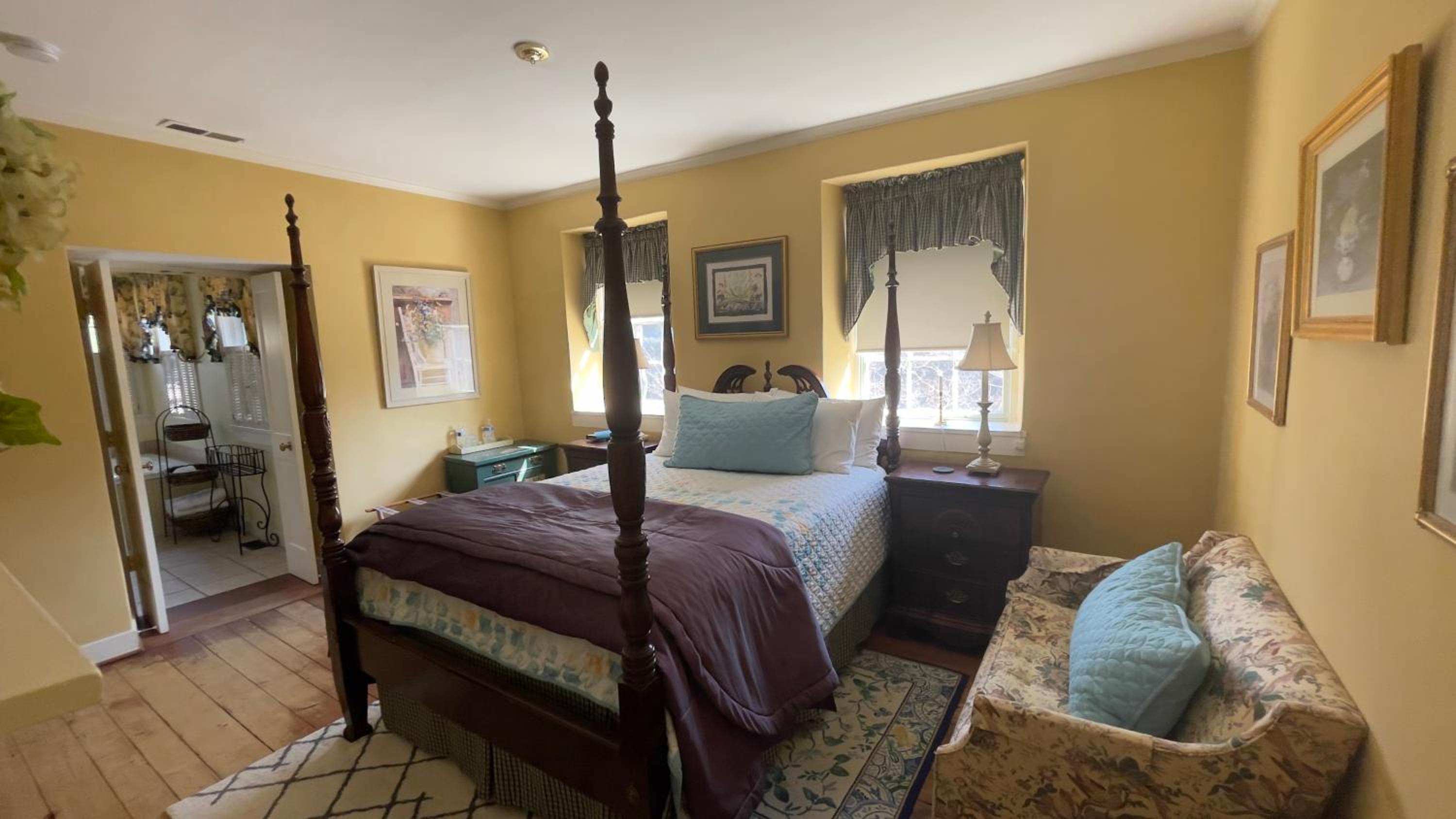 Queen Room with Spa Bath photo 1